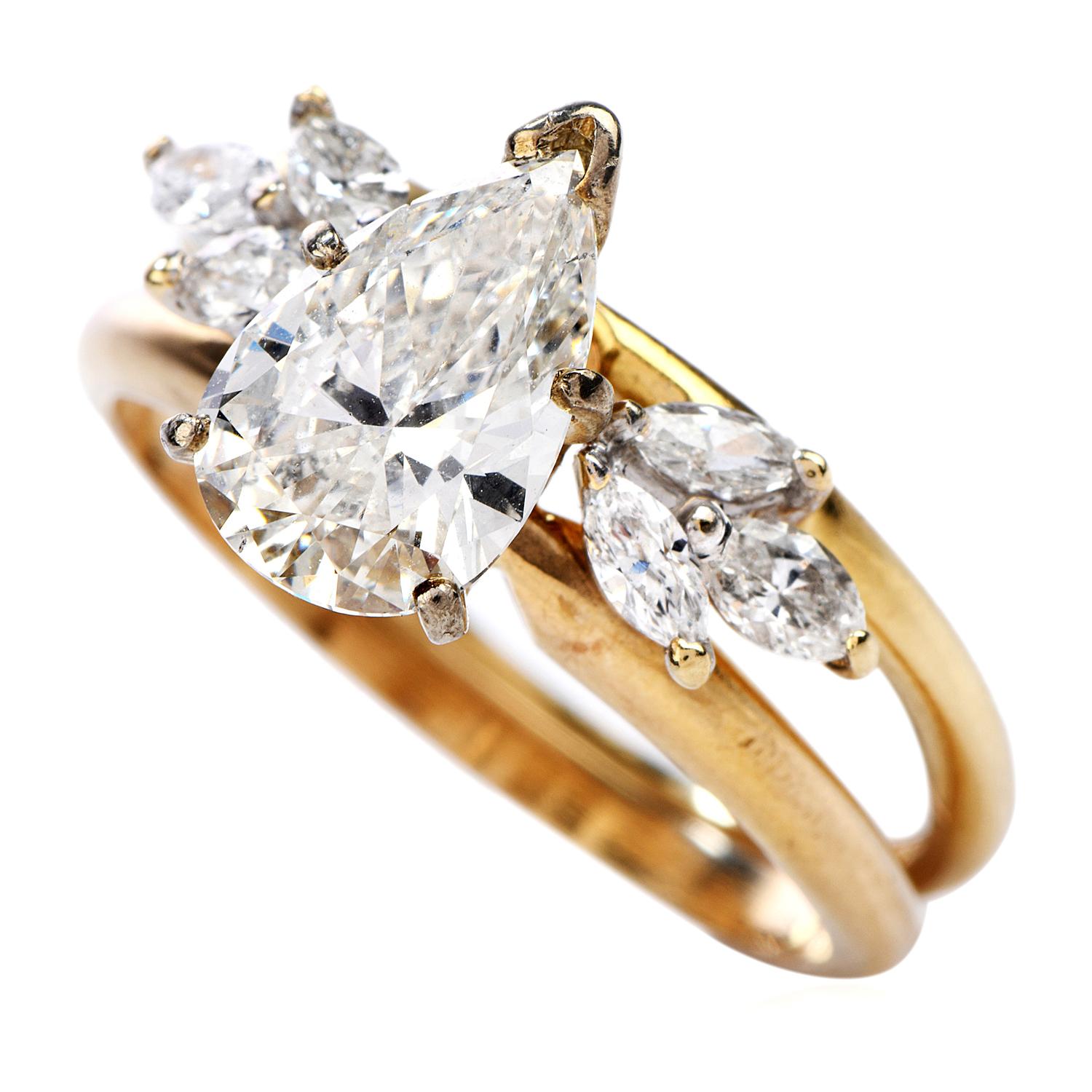 Pear Cut Diamond Gold Bridal Set Engagement Ring and Band 7