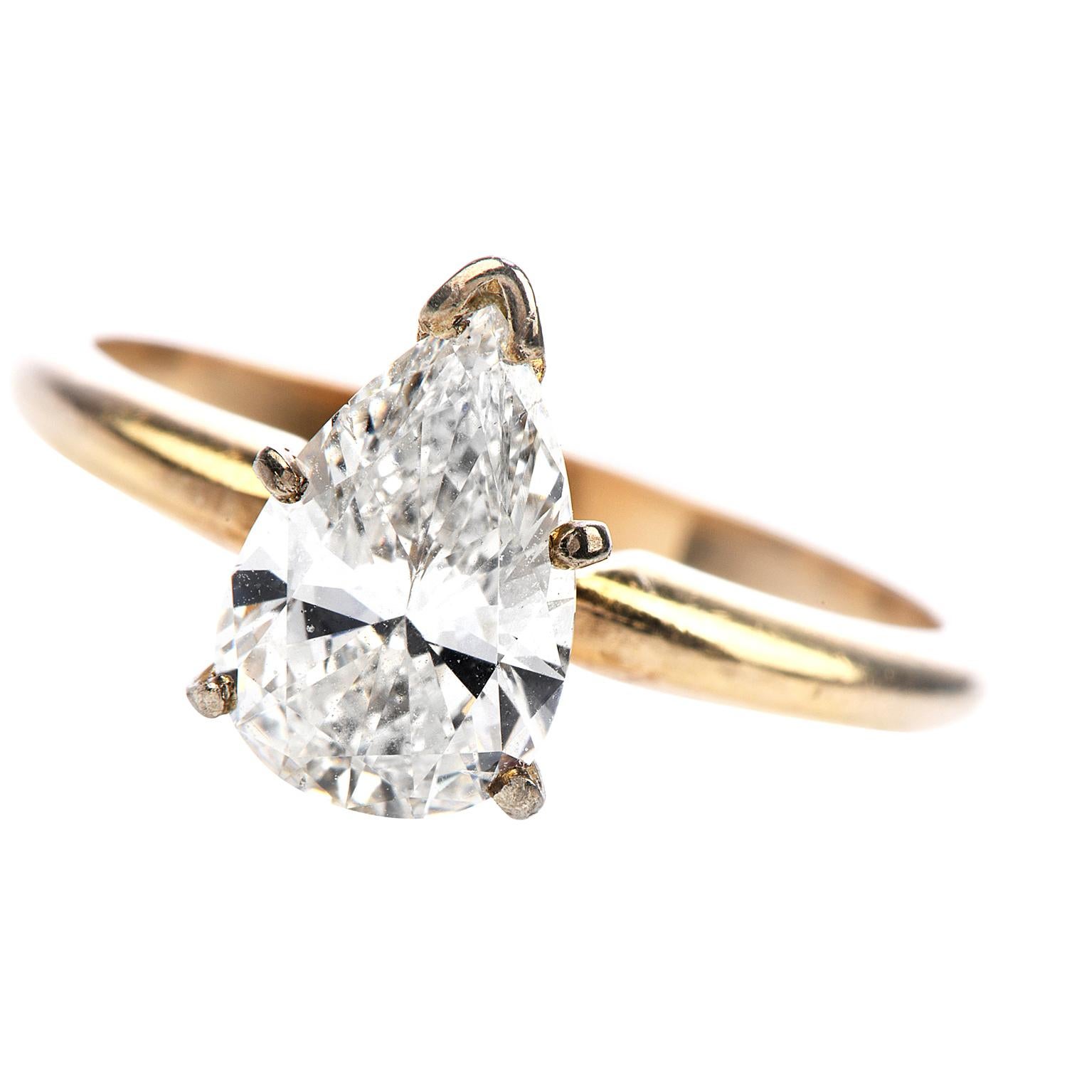 Pear Cut Diamond Gold Bridal Set Engagement Ring and Band 3