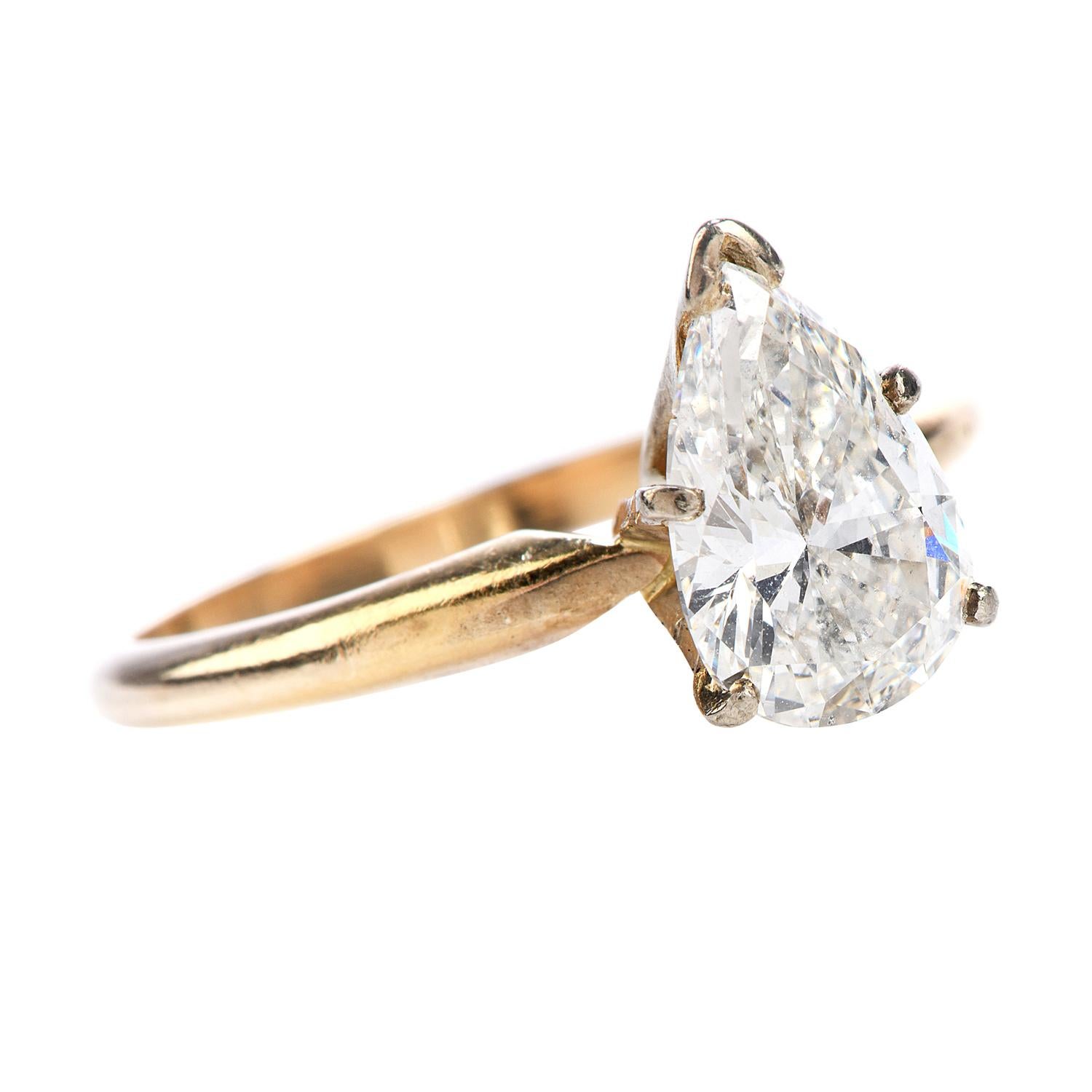 Pear Cut Diamond Gold Bridal Set Engagement Ring and Band 4