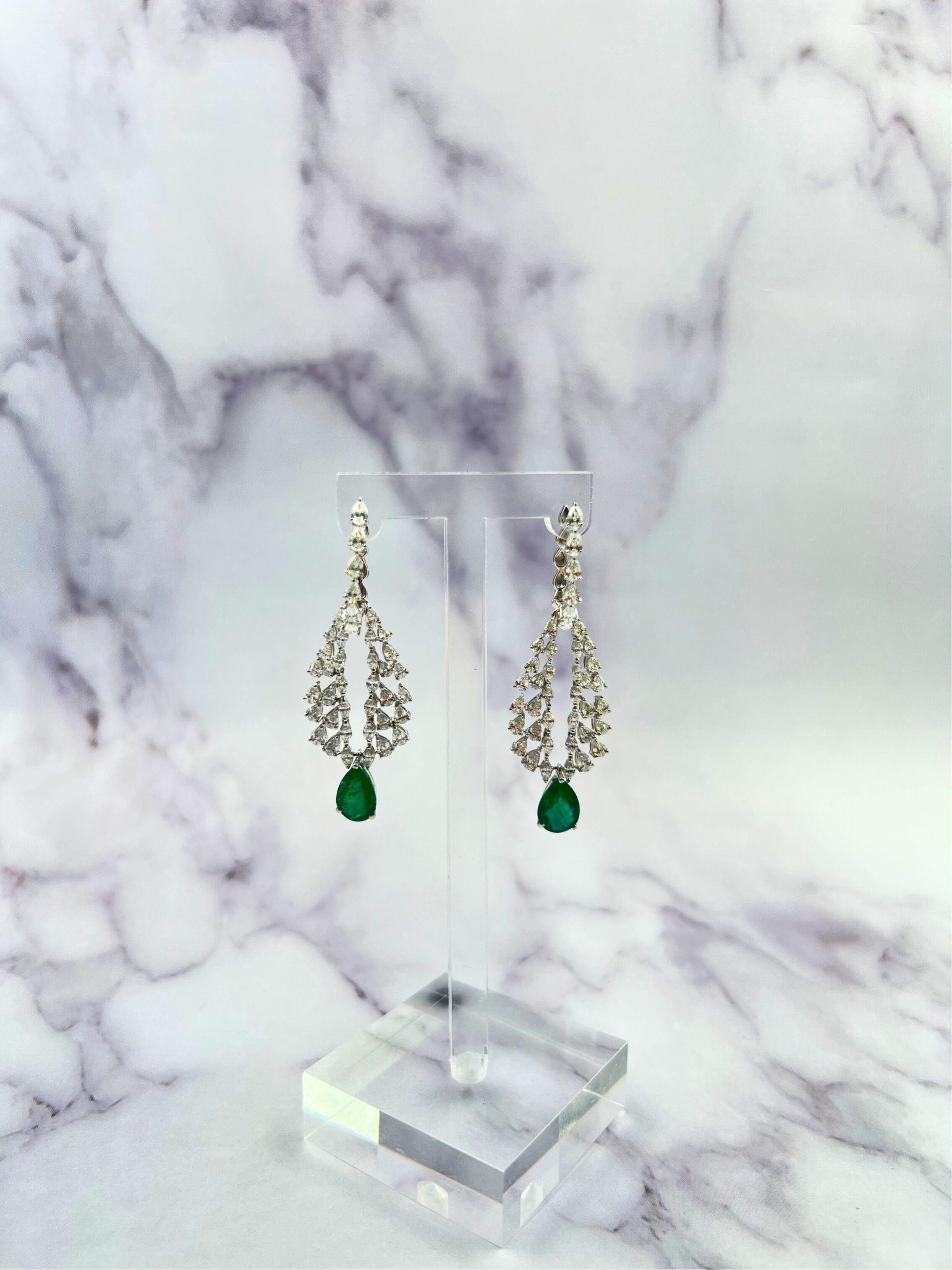 Pear Cut Drop Shape Green Emerald Diamond Feather Luxury 18k White Gold Earrings For Sale 6