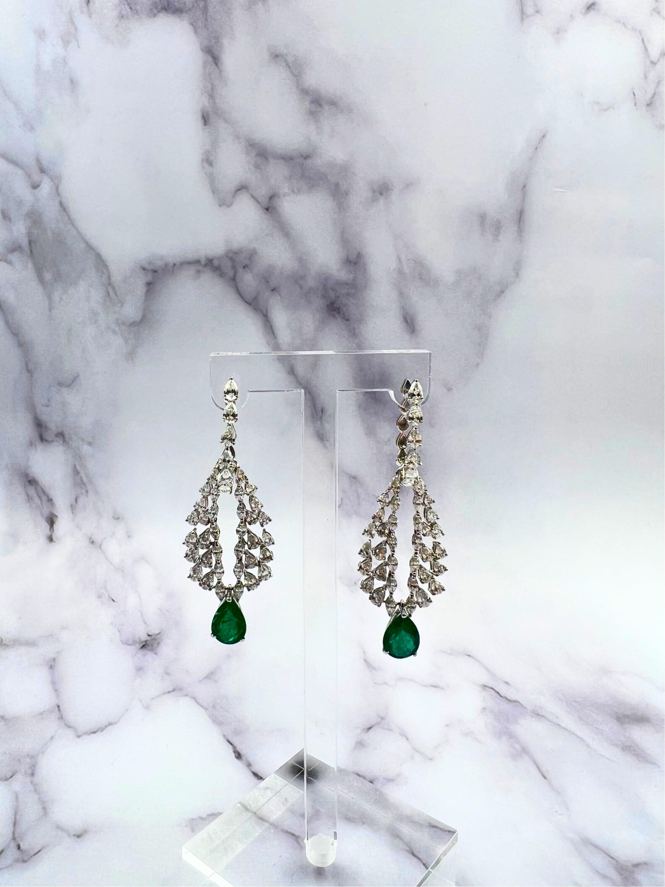 Pear Cut Drop Shape Green Emerald Diamond Feather Luxury 18k White Gold Earrings For Sale 7