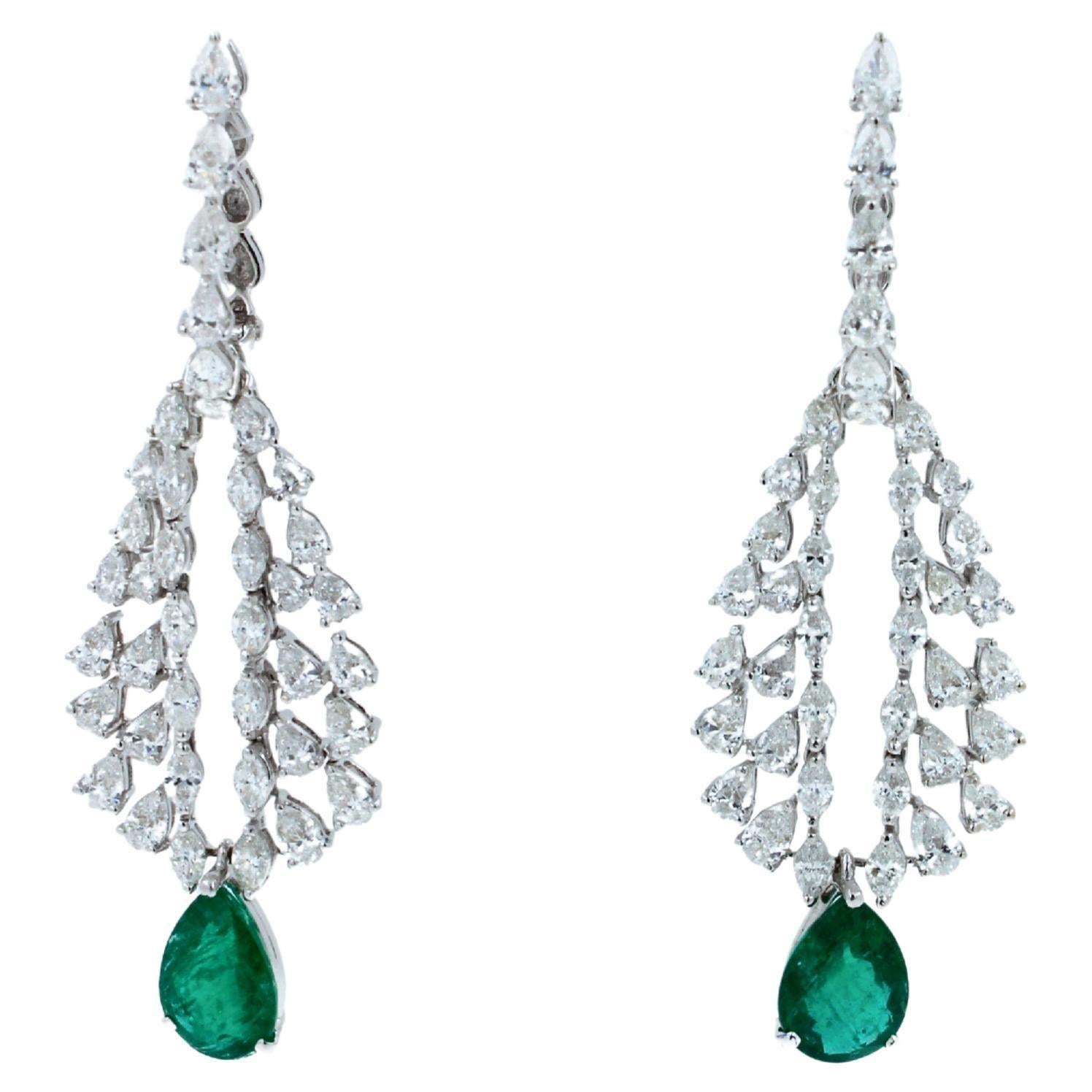 Pear Cut Drop Shape Green Emerald Diamond Feather Luxury 18k White Gold Earrings In New Condition For Sale In Oakton, VA