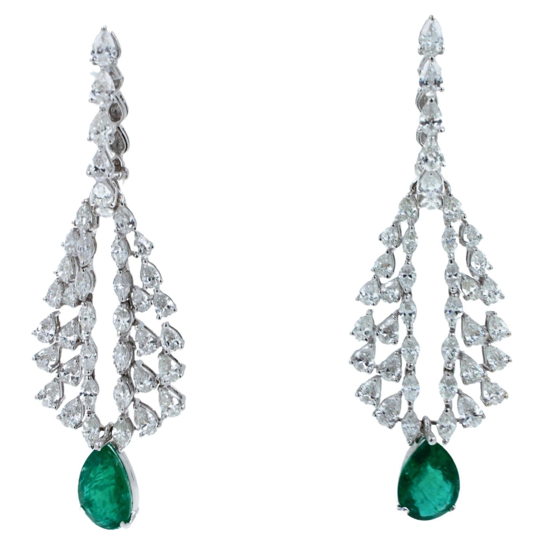 Pear Cut Drop Shape Green Emerald Diamond Feather Luxury 18k White Gold Earrings For Sale 1