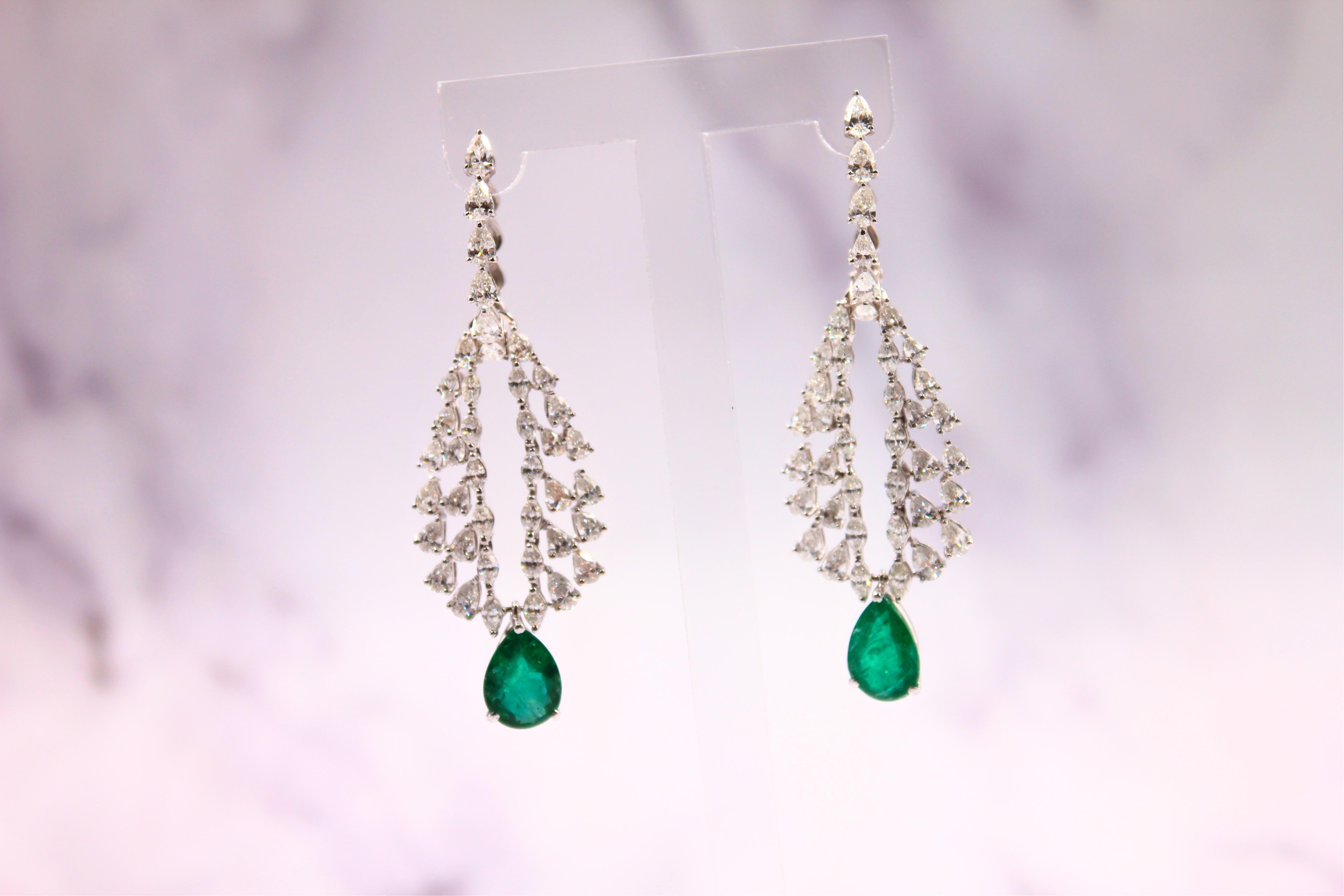 Pear Cut Drop Shape Green Emerald Diamond Feather Luxury 18k White Gold Earrings For Sale 4