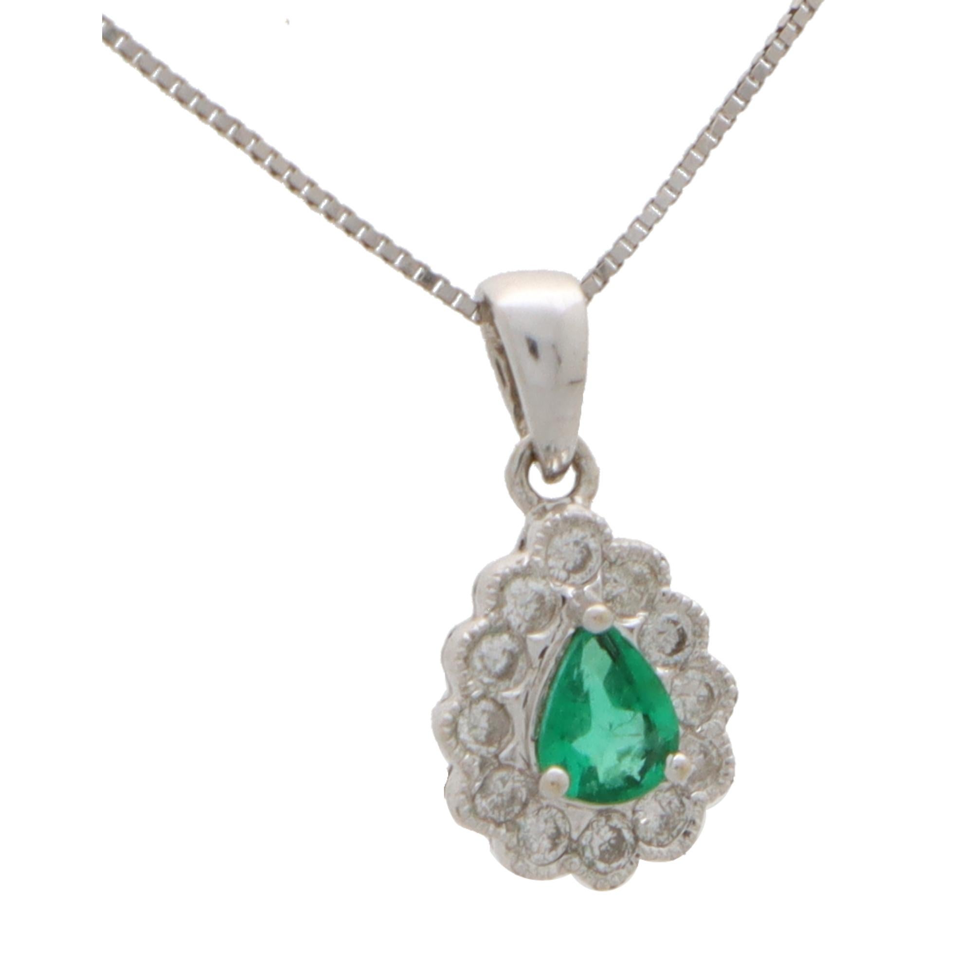 Modern Pear Cut Emerald and Diamond Cluster Necklace Set in 18k White Gold For Sale