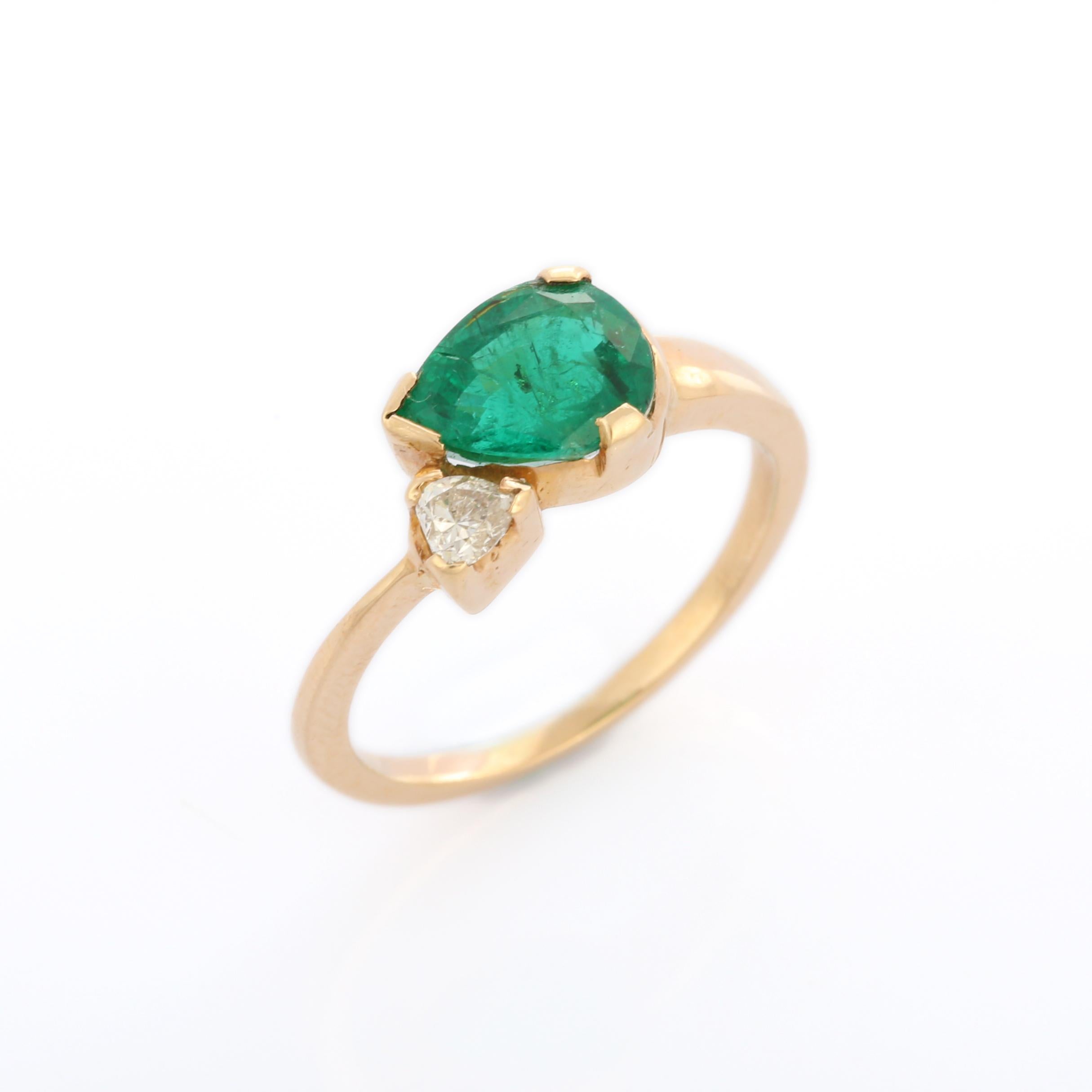 For Sale:  Toi Et Moi Ring Pear Cut Emerald and Diamond Ring in 18K Yellow Gold 4