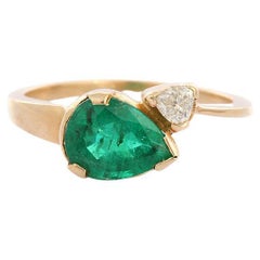 Pear Cut Emerald and Diamond Ring in 18K Yellow Gold
