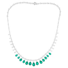 Collier de diamants en or blanc 18 carats avec pierres vertes taillées en poire, pureté SI et couleur HI