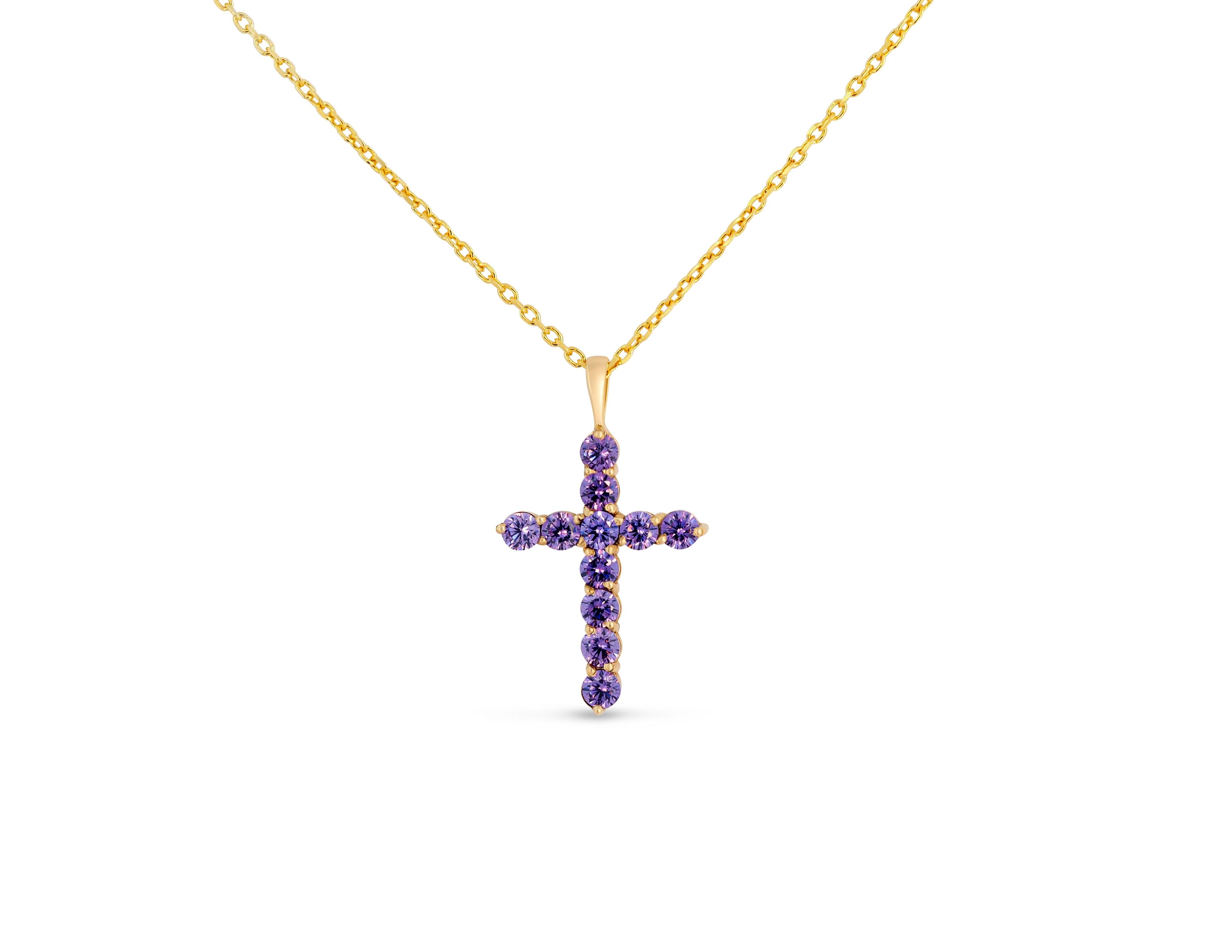 Modern Lavender gemstone 14k gold cross pendant For Sale