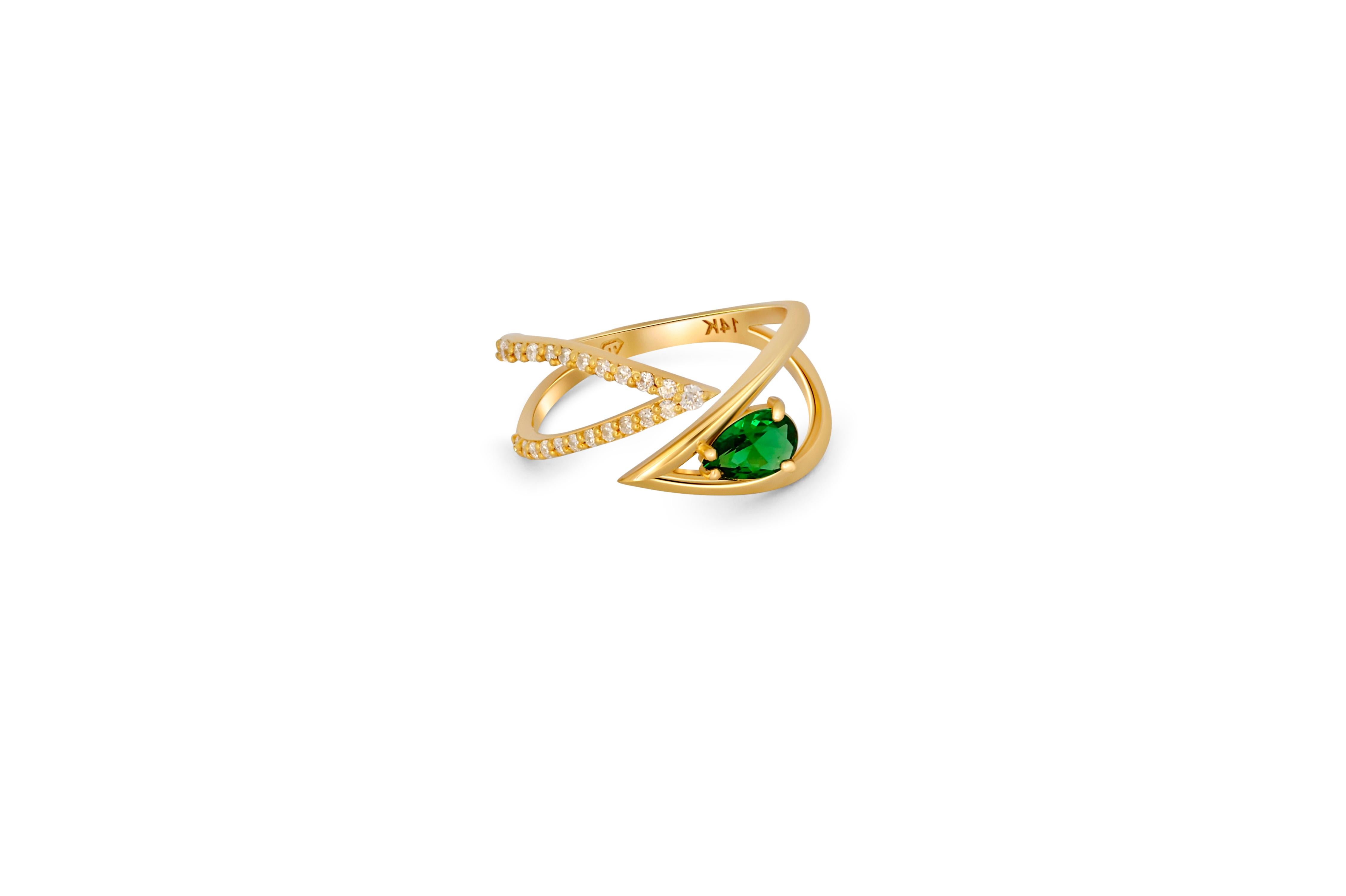 Pear Cut Pear cut lab emerald adjustable 14k gold ring For Sale