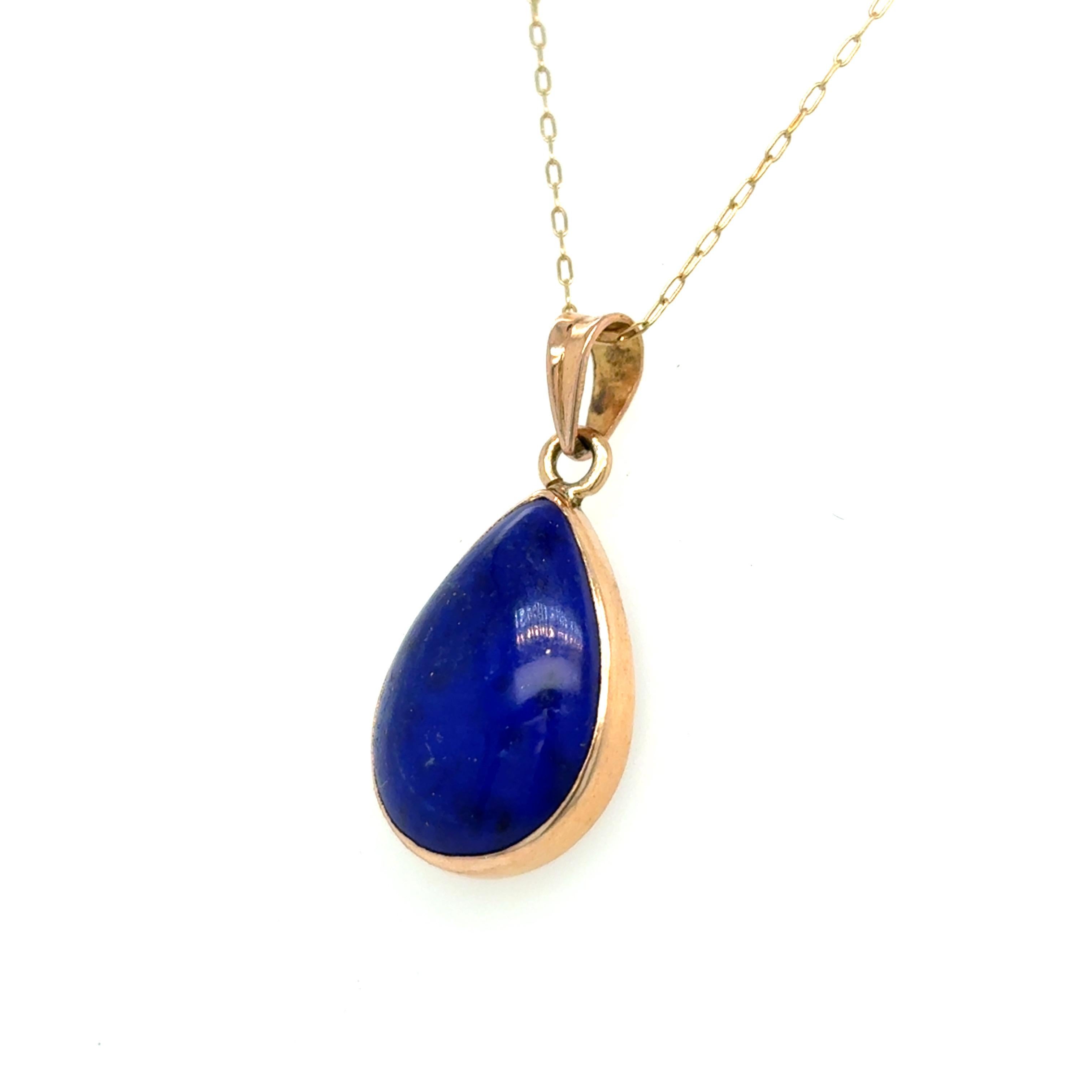 Collier pendentif en or jaune Lapis Lazuli taillé en poire en vente 1