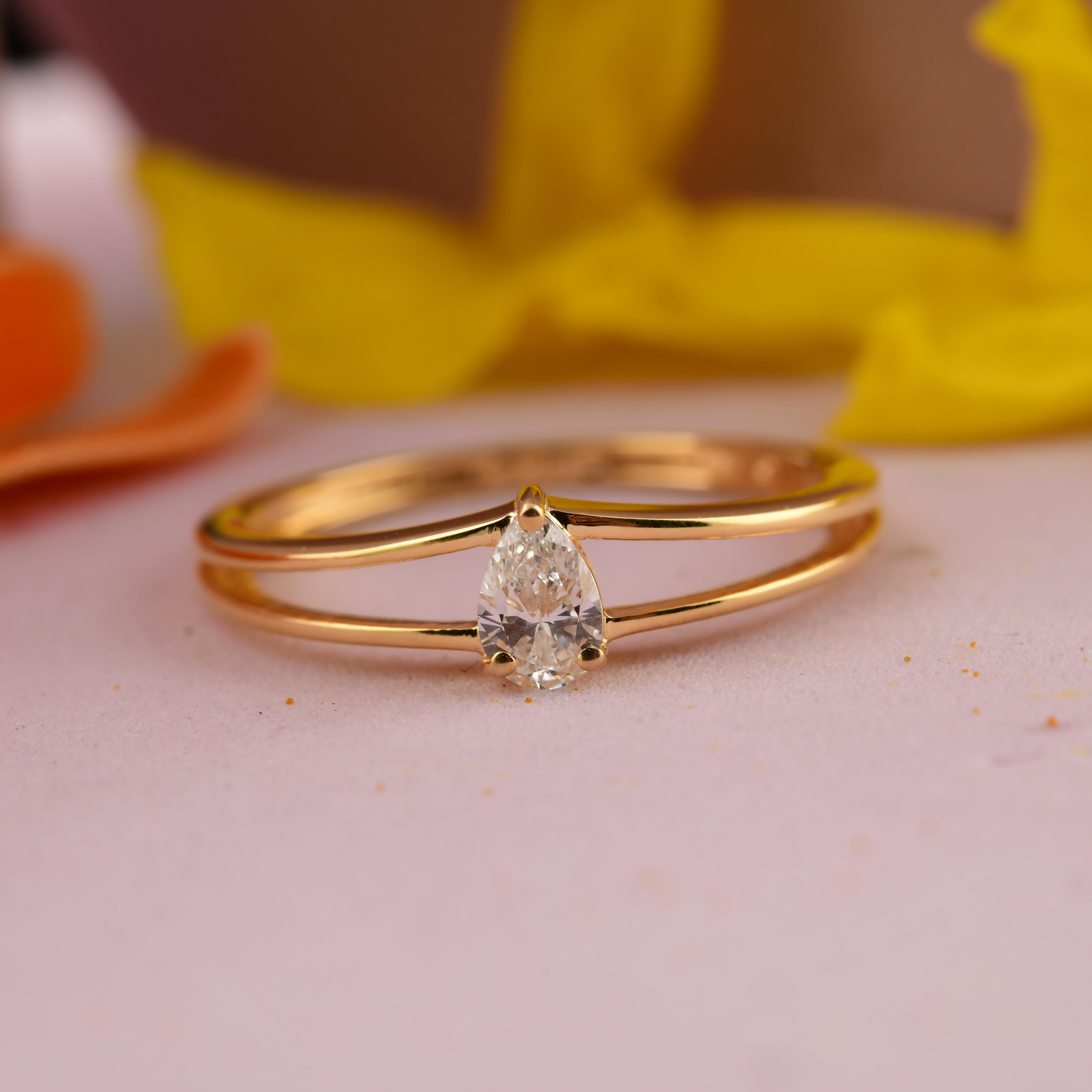For Sale:  0.23 Carat Pear Cut Minimalist SI/HI Diamond Stacking Ring 18 Karat Yellow Gold 3
