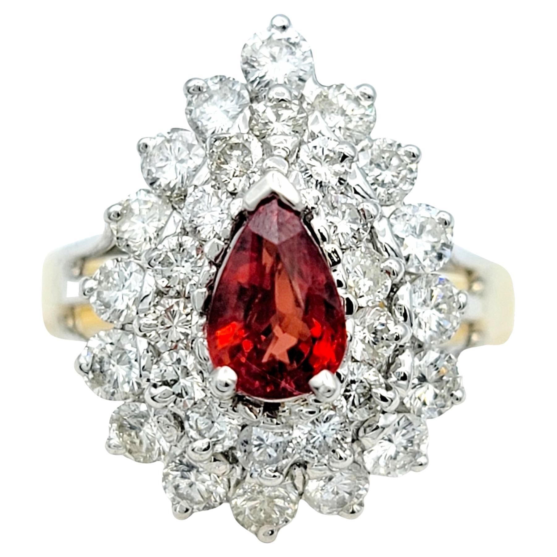 Stapelbarer Cocktailring aus 18 Karat mit orangefarbenem Saphir im Birnenschliff und doppeltem Diamant-Halo