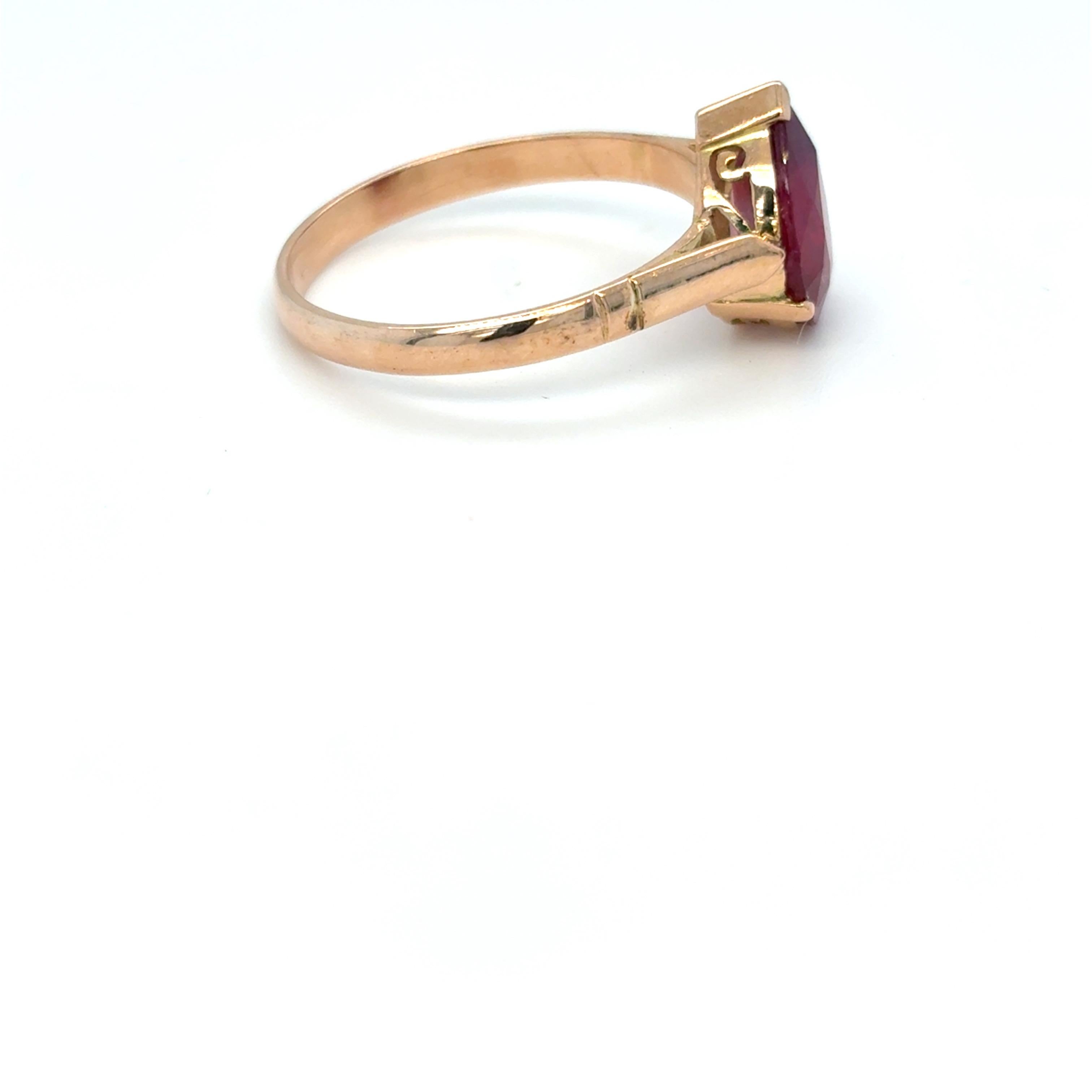 Pear-Cut Pigeon Blood Ruby Ring in 14K Yellow Gold
Bold elegance meets timeless tradition in this handcrafted 14K yellow gold ring. Centered with a stunning pear-cut ruby in the coveted pigeon blood hue, this piece radiates fiery passion and refined