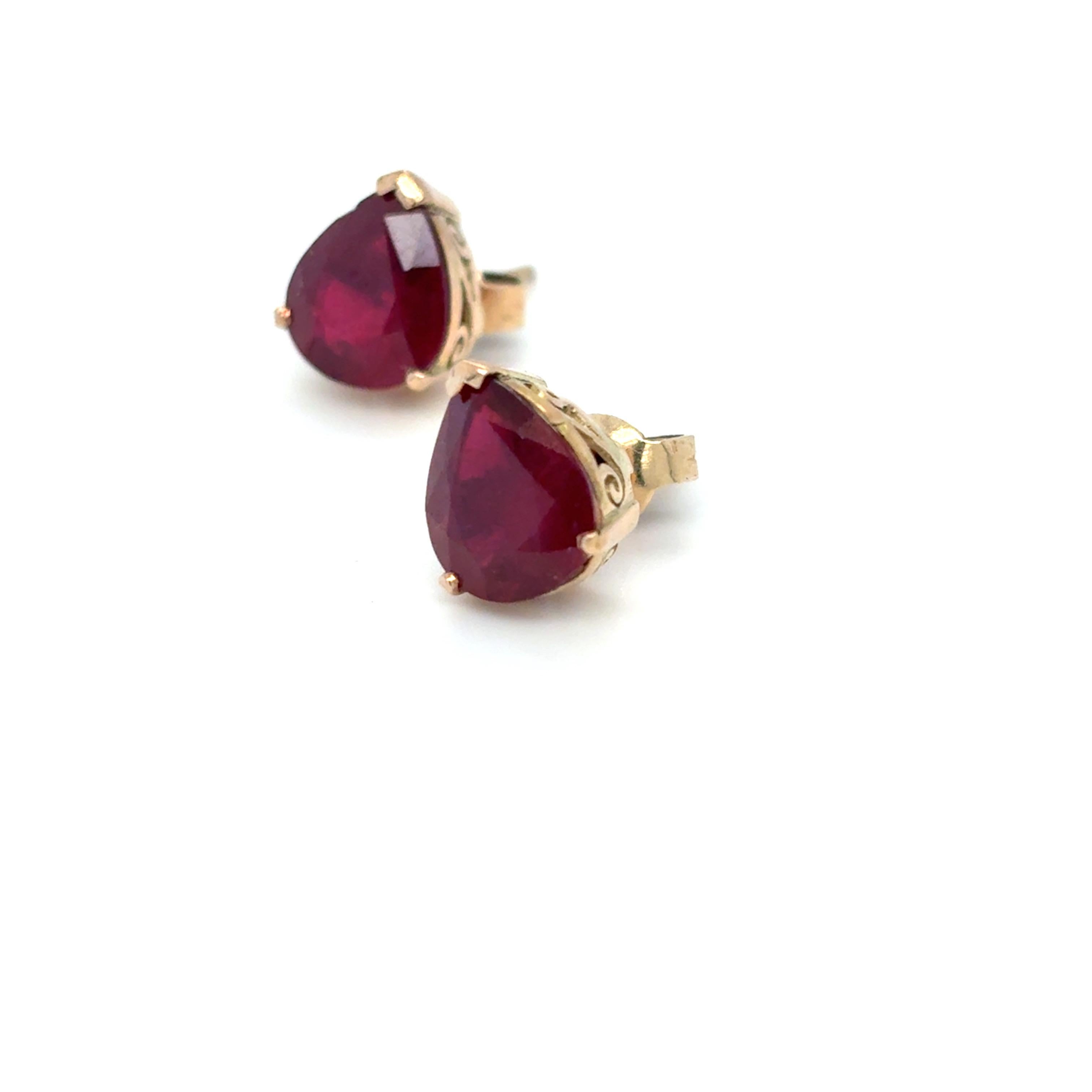 Pear-Cut Ruby Stud Earrings in 14K Yellow Gold
Graceful and timeless, these handcrafted pear-cut ruby stud earrings bring radiant charm to any ensemble. Set in warm 14K yellow gold with secure claw settings and classic push-back closures, each