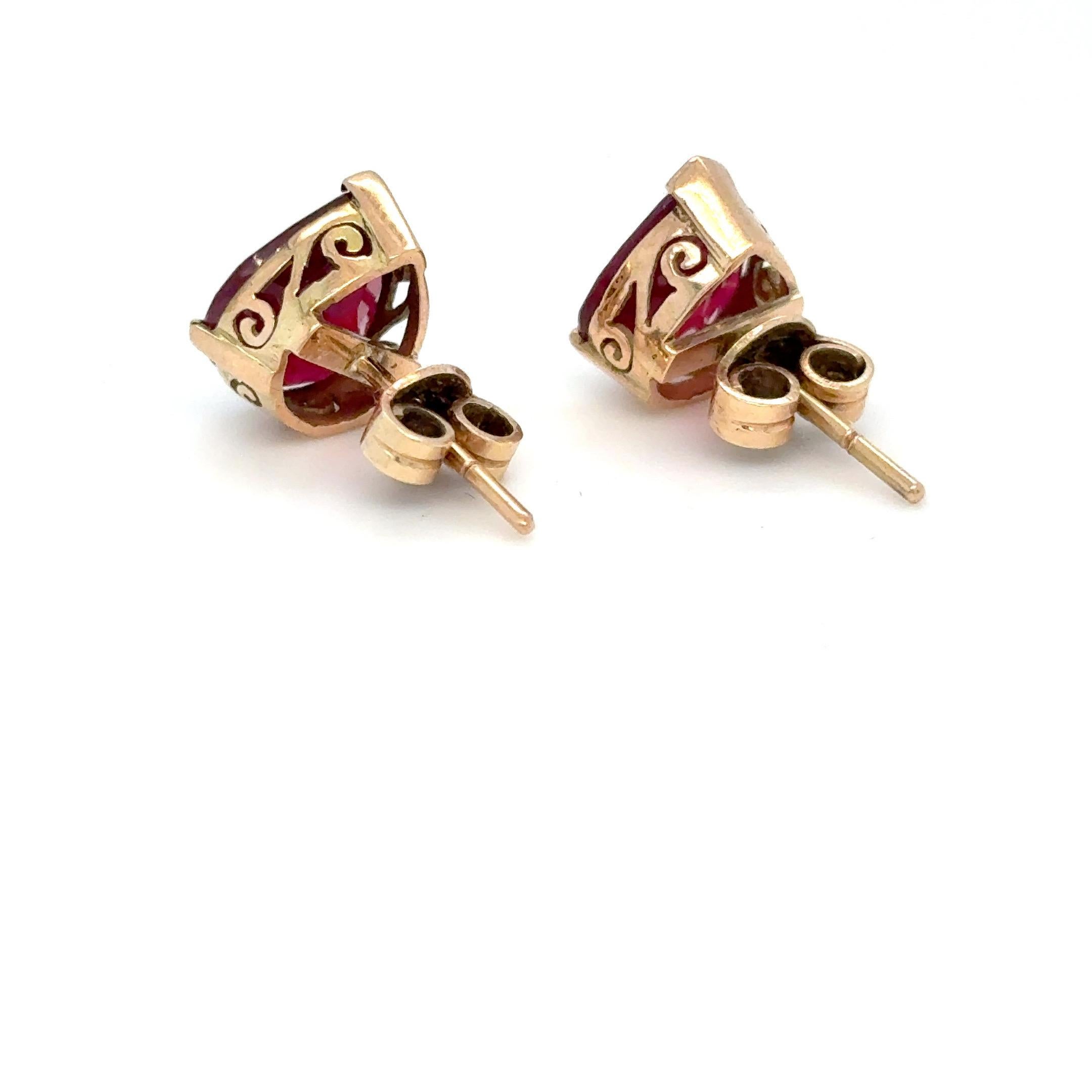 Pear Cut Ruby Yellow Gold Stud Earrings For Sale 1
