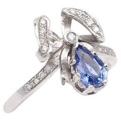 Bague nœud romantique vintage en or blanc 18 carats avec saphir taille poire