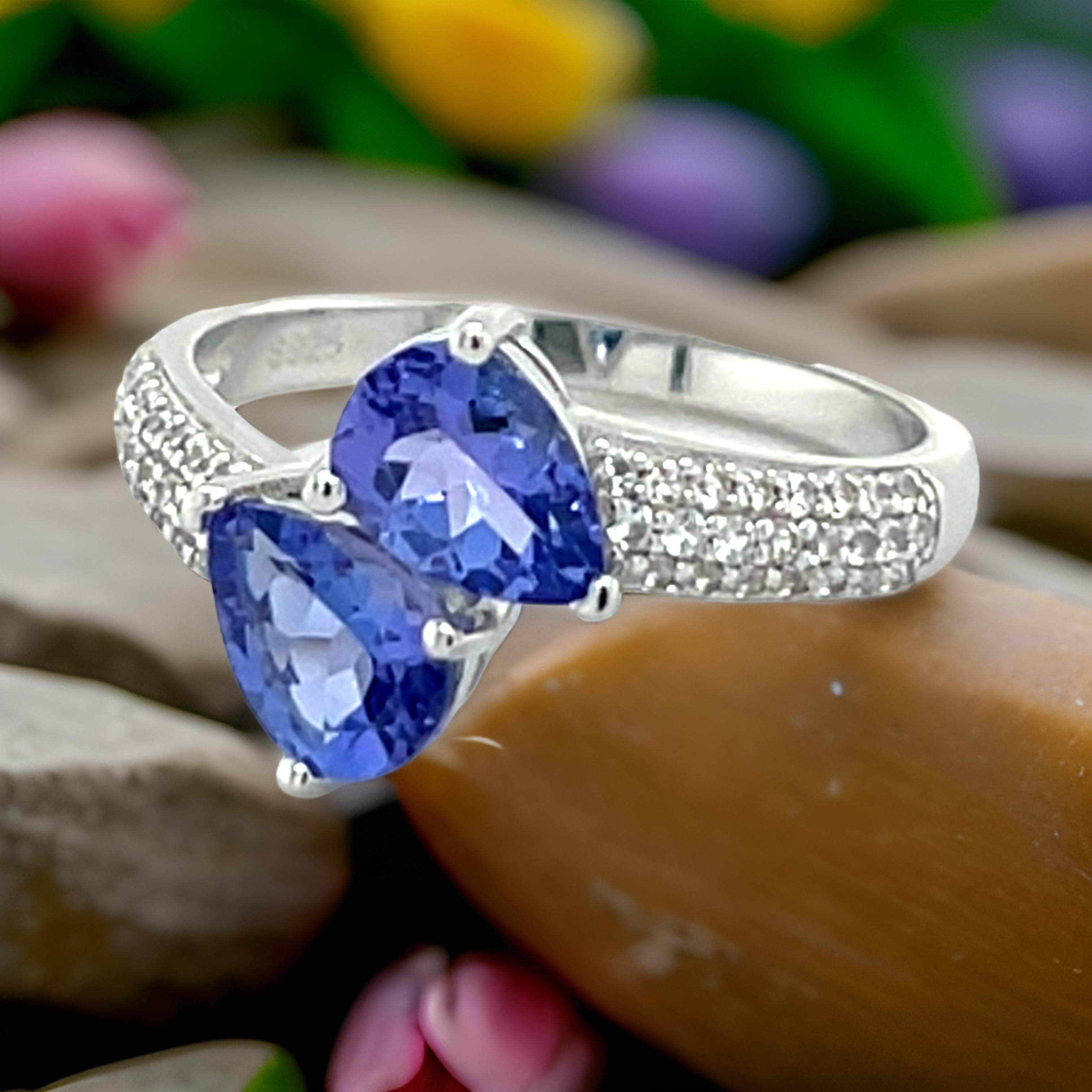 Women's Pear Cut Tanzanite Ring  Vintage Ring  Sterling Silver Engagement Ring Gift For Sale