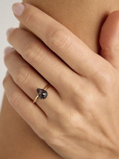 Pear Cut Teal Sapphire Yellow Gold Solitaire Engagement Ring, 2.93 Carat