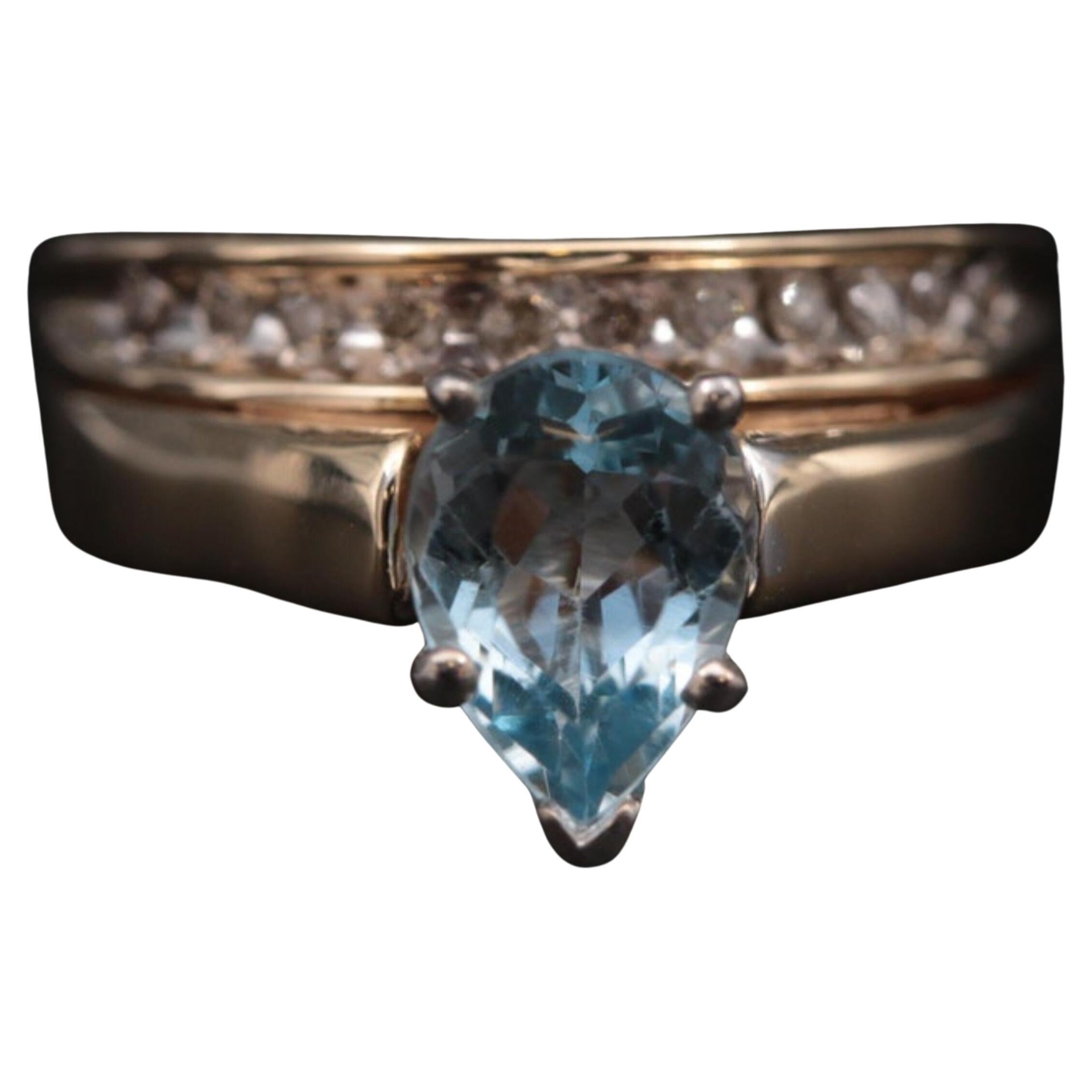 For Sale:  Pear Cut Unique Aquamarine and Diamond Bridal Ring Set, Vintage Engagement Ring