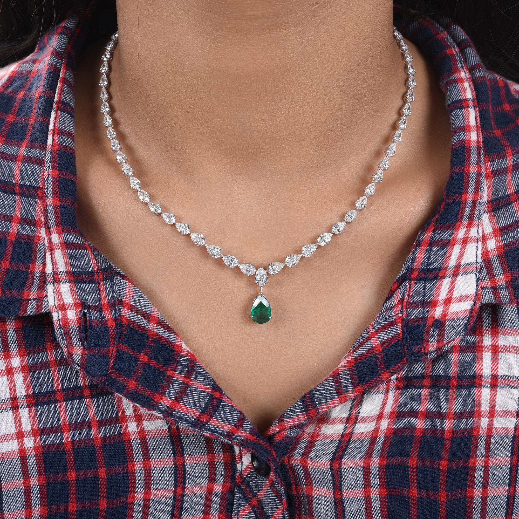 Collar de Boda con Gota de Diamantes Esmeralda de Zambia Corte Pera Joyas de Oro Blanco de 18k
El diseño presenta una elegante línea de diamantes talla pera y pera meticulosamente engastados a lo largo de la cadena, que conducen a una impresionante