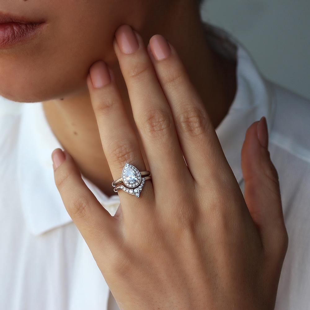 Pear Diamond 1.0ct Halo Engagement & Wedding Two Ring Bridal Set 