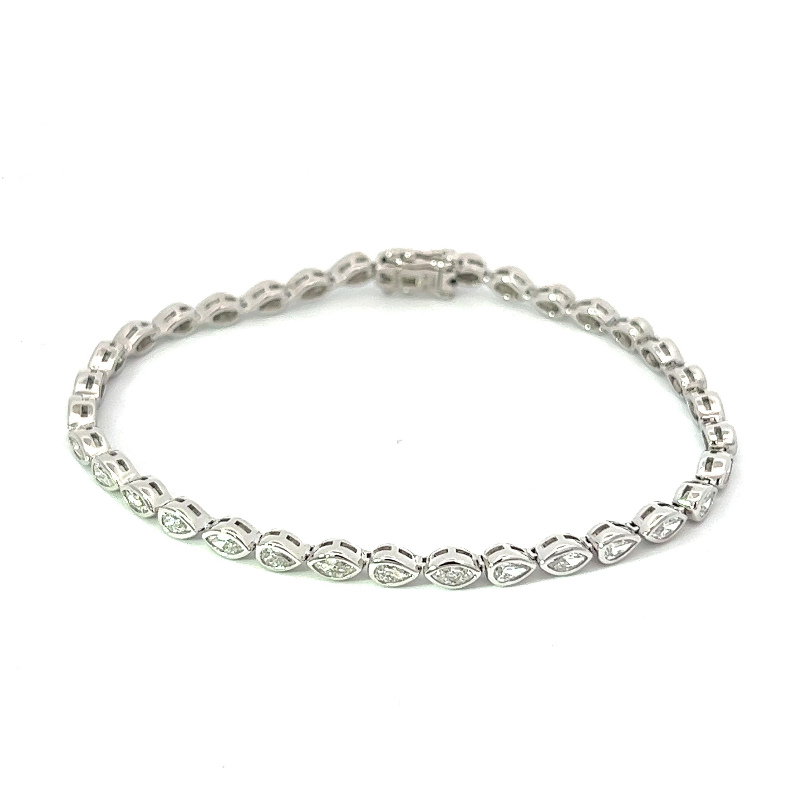 Women's or Men's Pear Diamond Bracelet with 18KW Gold Setting For Sale