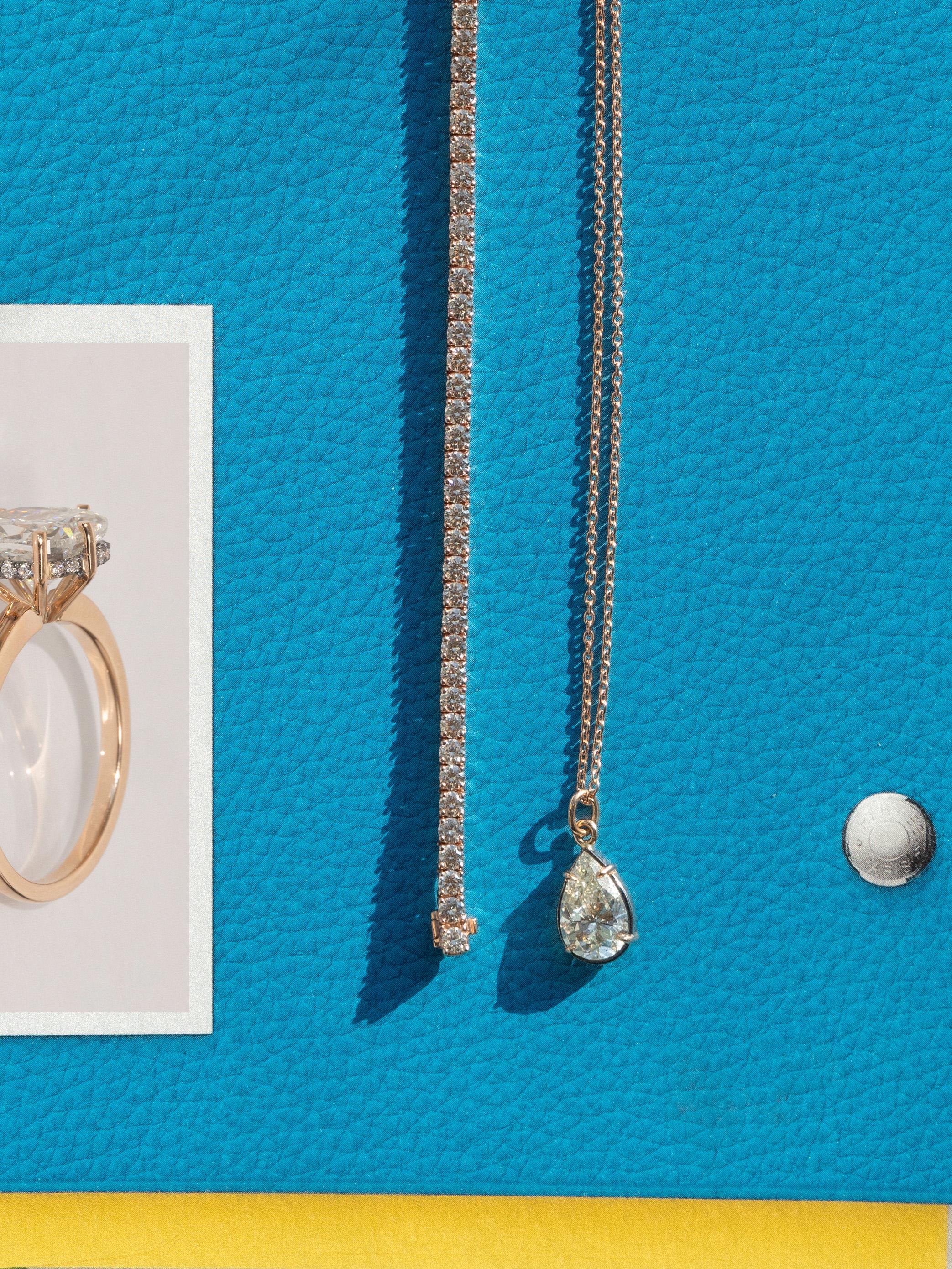 Pear Diamond Pendant, 2.43 ct, J Si2, 18ct Rose Gold, (Incl. Chain) In New Condition In Brasschaat, BE