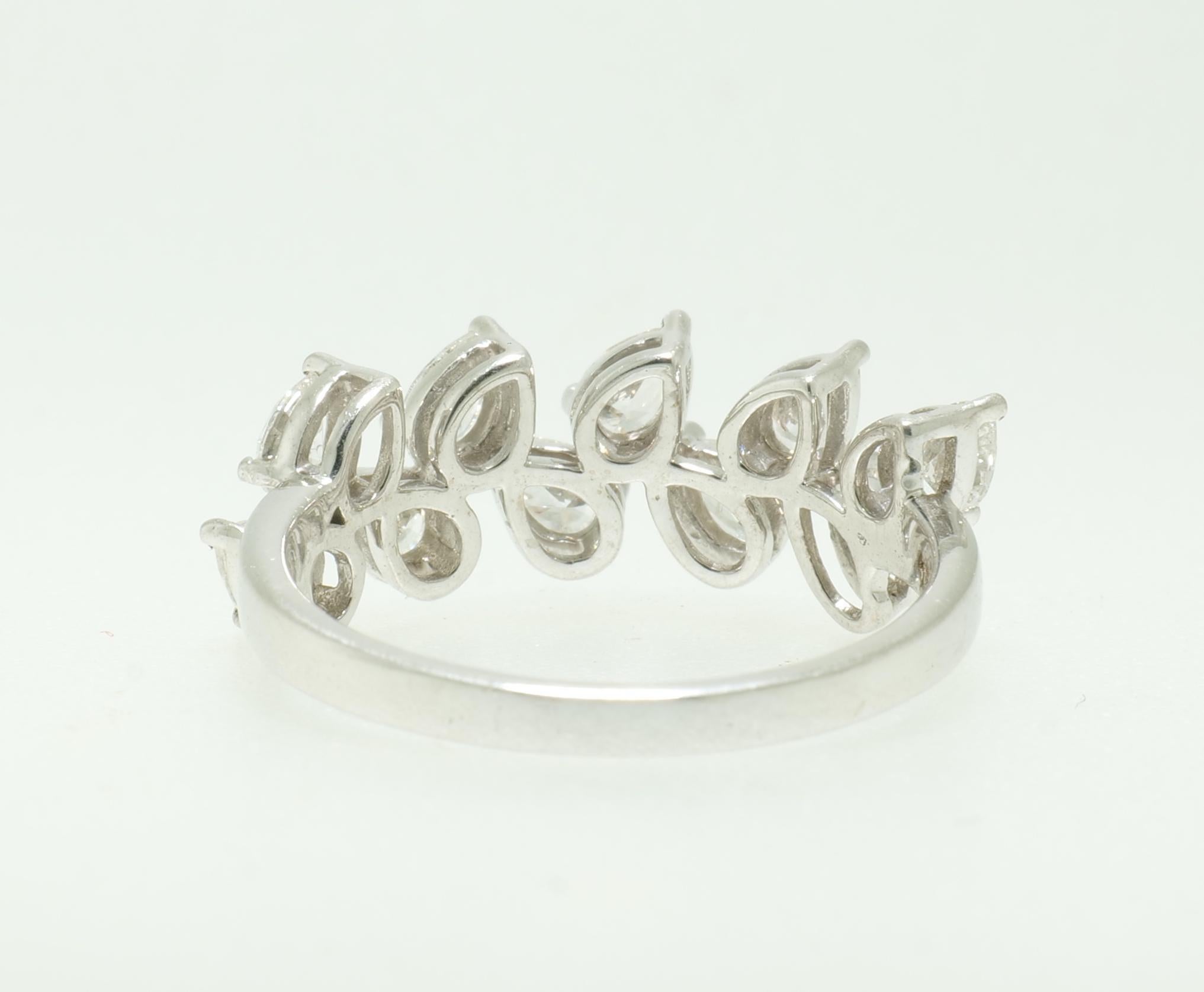 Bague en or massif 14 carats avec diamant poire certifié en vente 2