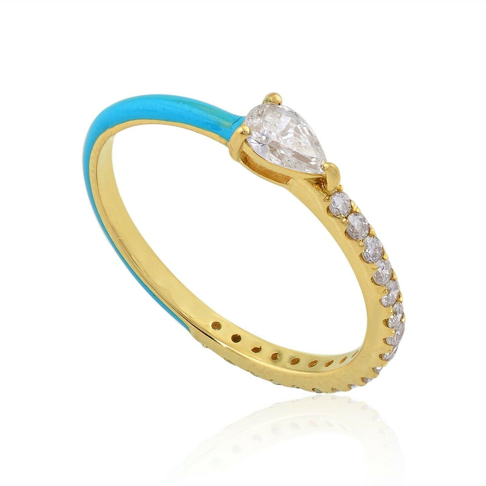 Moderne Bague en or 14 carats avec diamants, turquoises et émail en forme de poire en vente