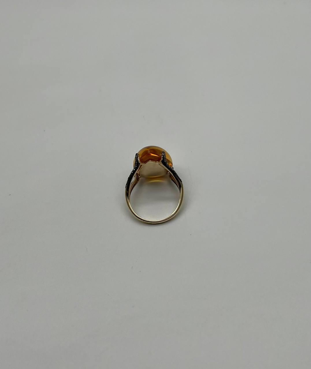 Cabochon Anello in oro giallo 14K con diamanti Citrino arancione a forma di goccia di pera in vendita