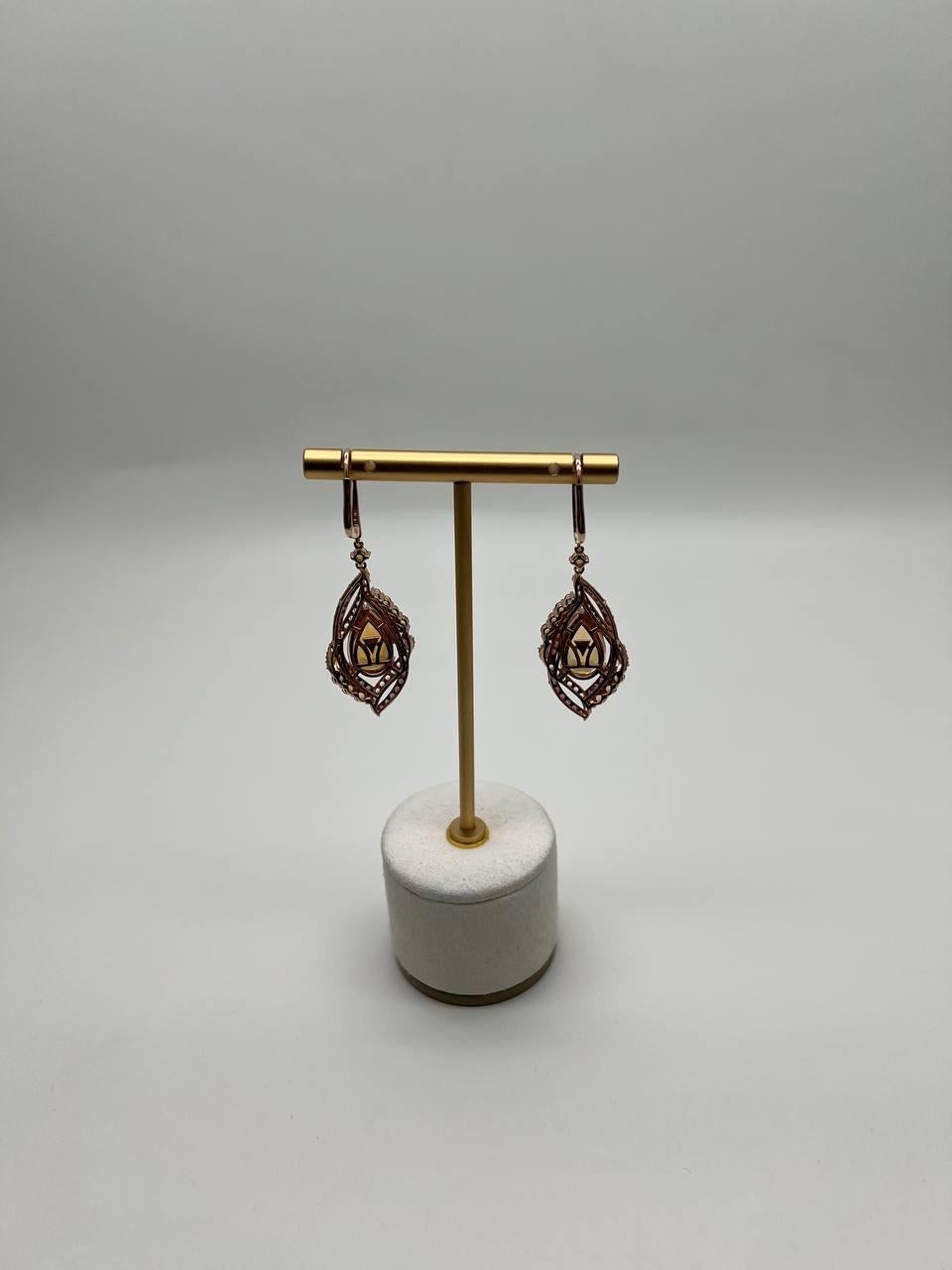 Orecchini a goccia a forma di pera con Citrino arancione e più diamanti in oro giallo 14K in vendita 2