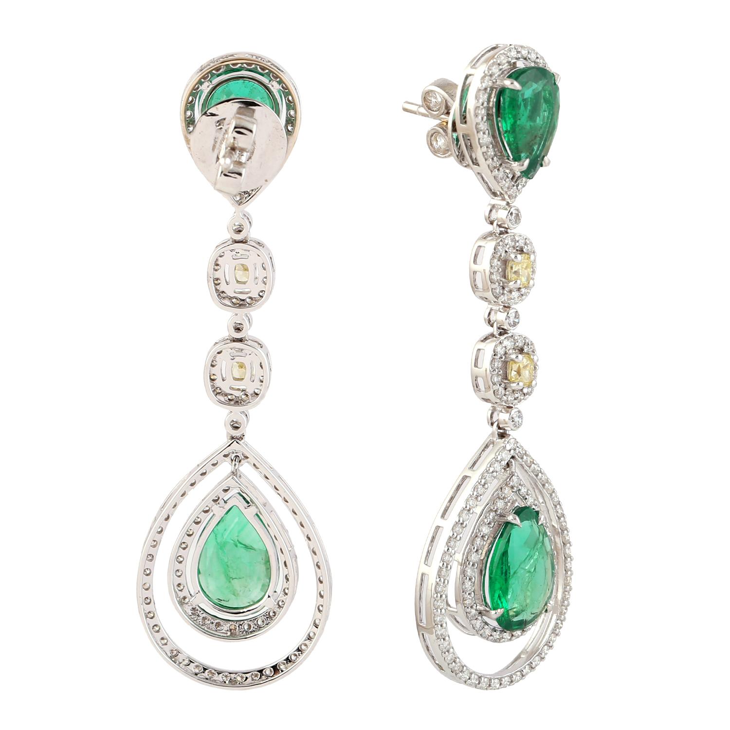 Art Deco Pear Drops Zambian Emeralds Earrings with Cushion Shaped Yellow Diamonds in 18k For Sale
