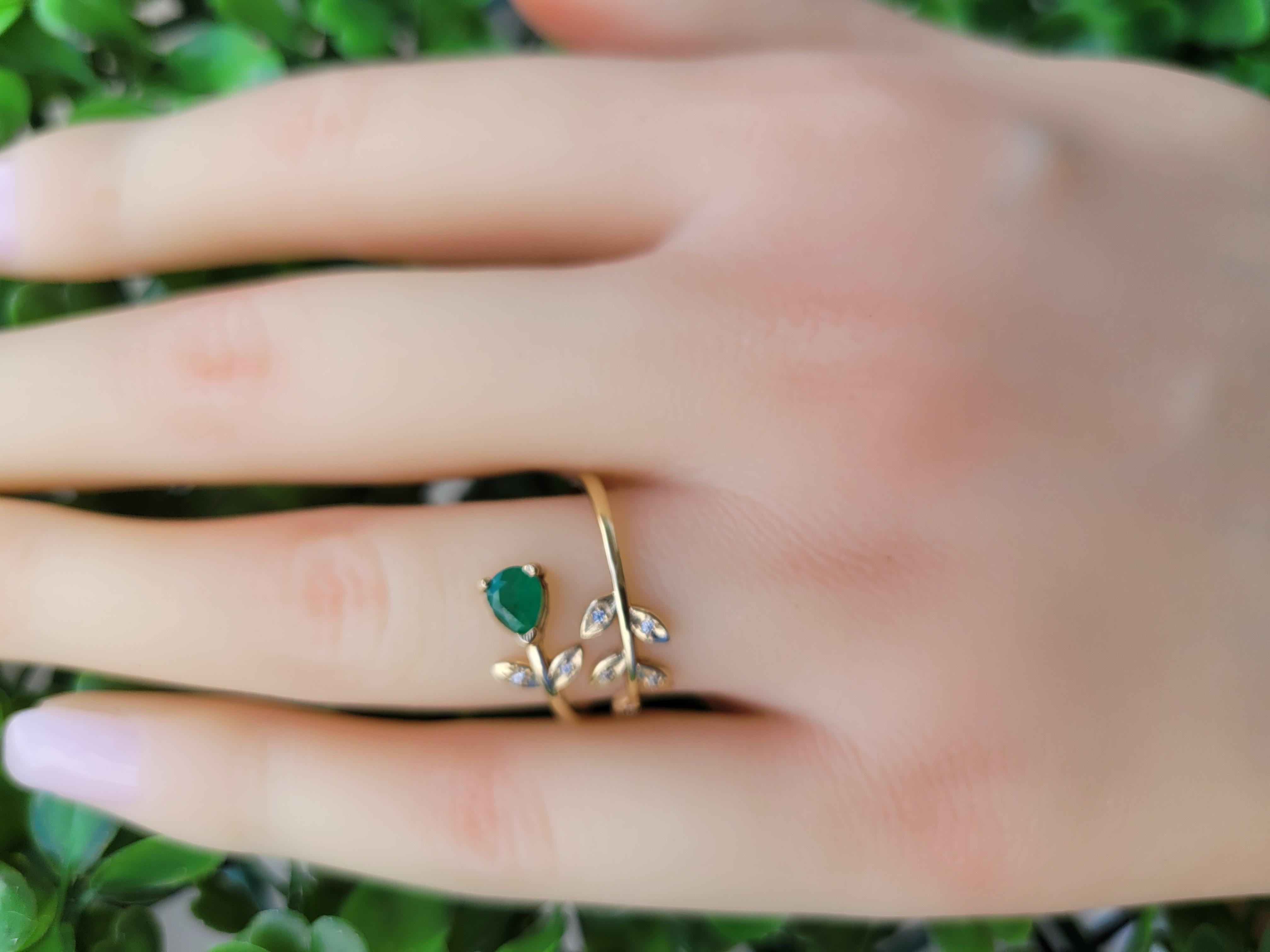 For Sale:  Pear Emerald 14k Gold Ring, Emerald Gold Ring 7