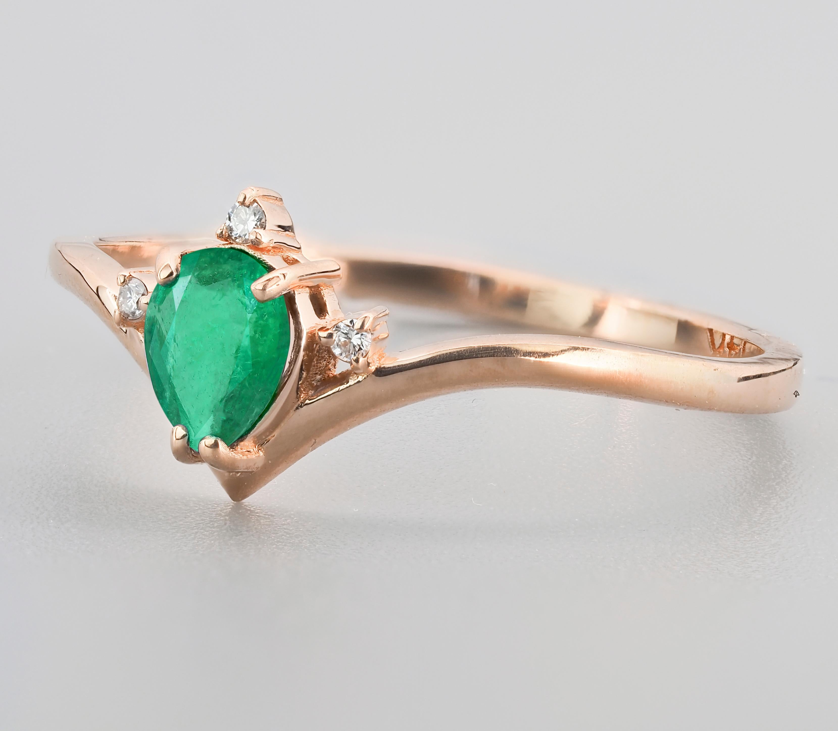 For Sale:  Pear emerald 14k gold ring. 3