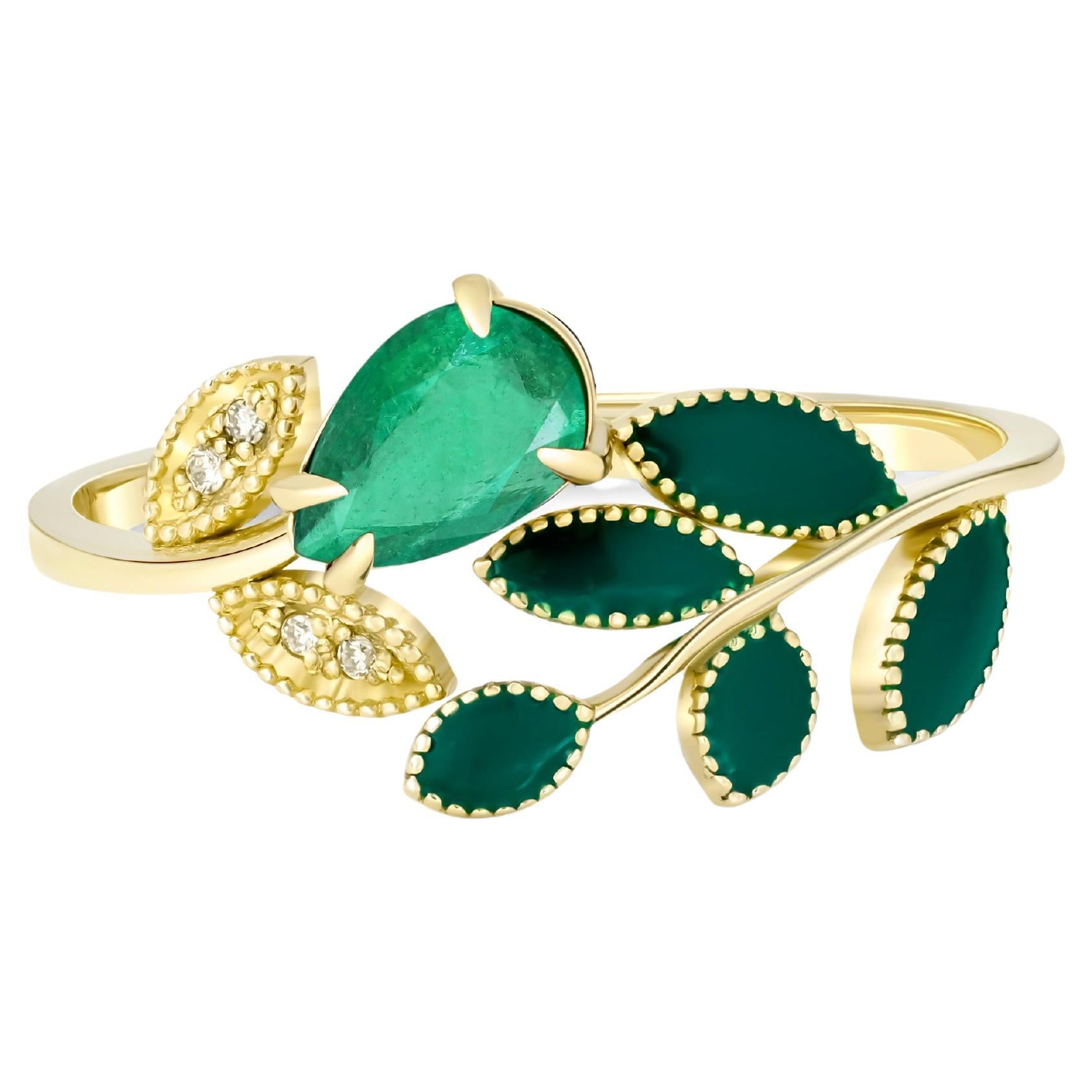 Pear emerald 14k gold ring.