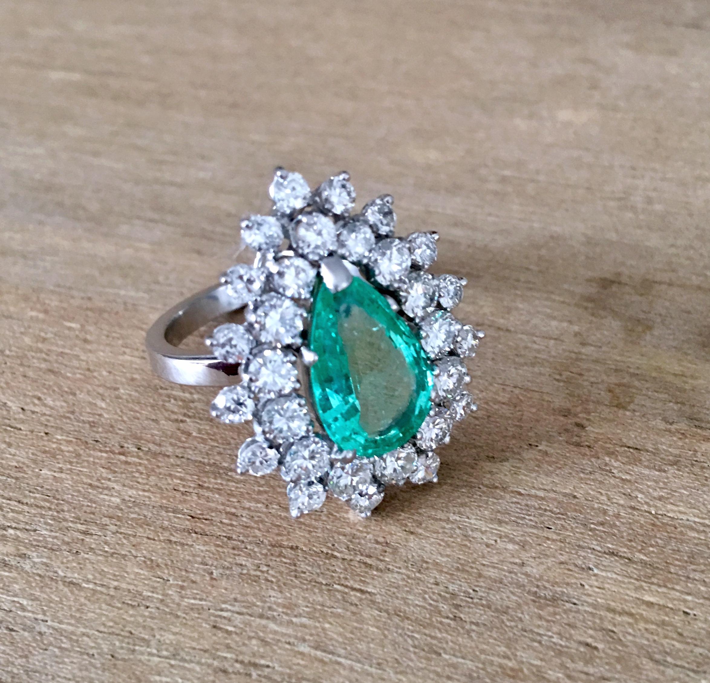 Pear Emerald and Diamonds Entourage 18 Karat White Gold Cocktail Ring 2