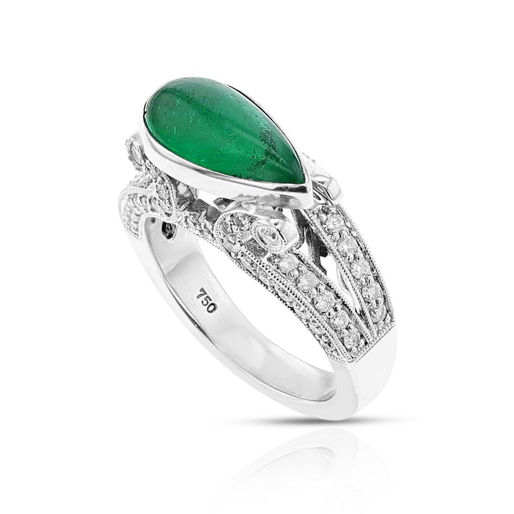 Anillo con cabujón de esmeralda pera y diamantes, 18k en Excelente estado para la venta en New York, NY