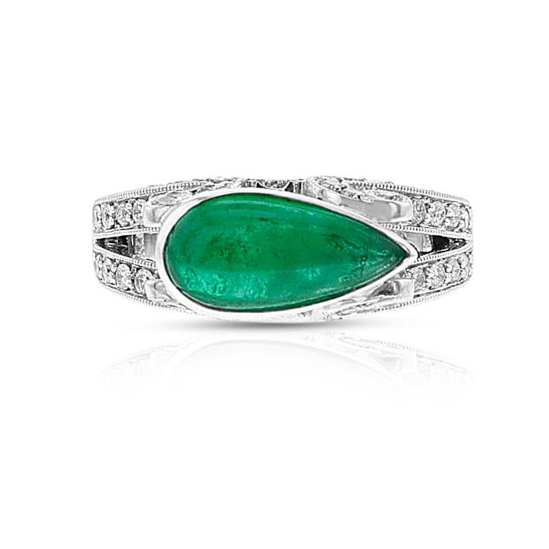 Anillo con cabujón de esmeralda pera y diamantes, 18k en venta 1