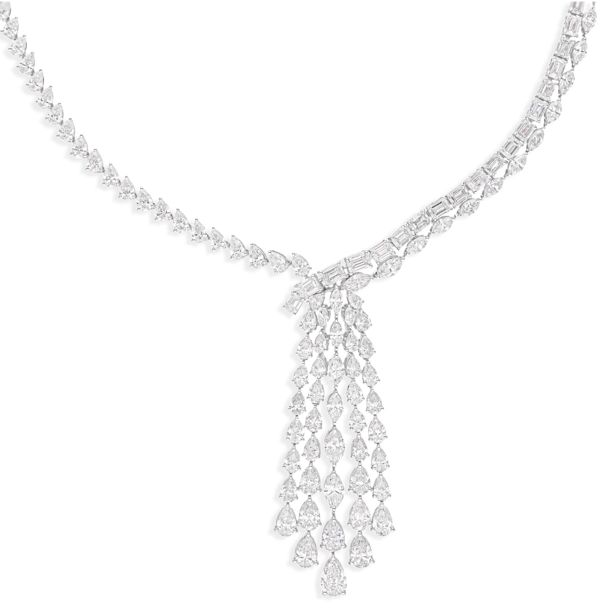 Pear Emerald Cut 33.17 Carat SI/H Diamond Pendant 14 Karat White Gold Necklace In New Condition For Sale In Diera, Dubai