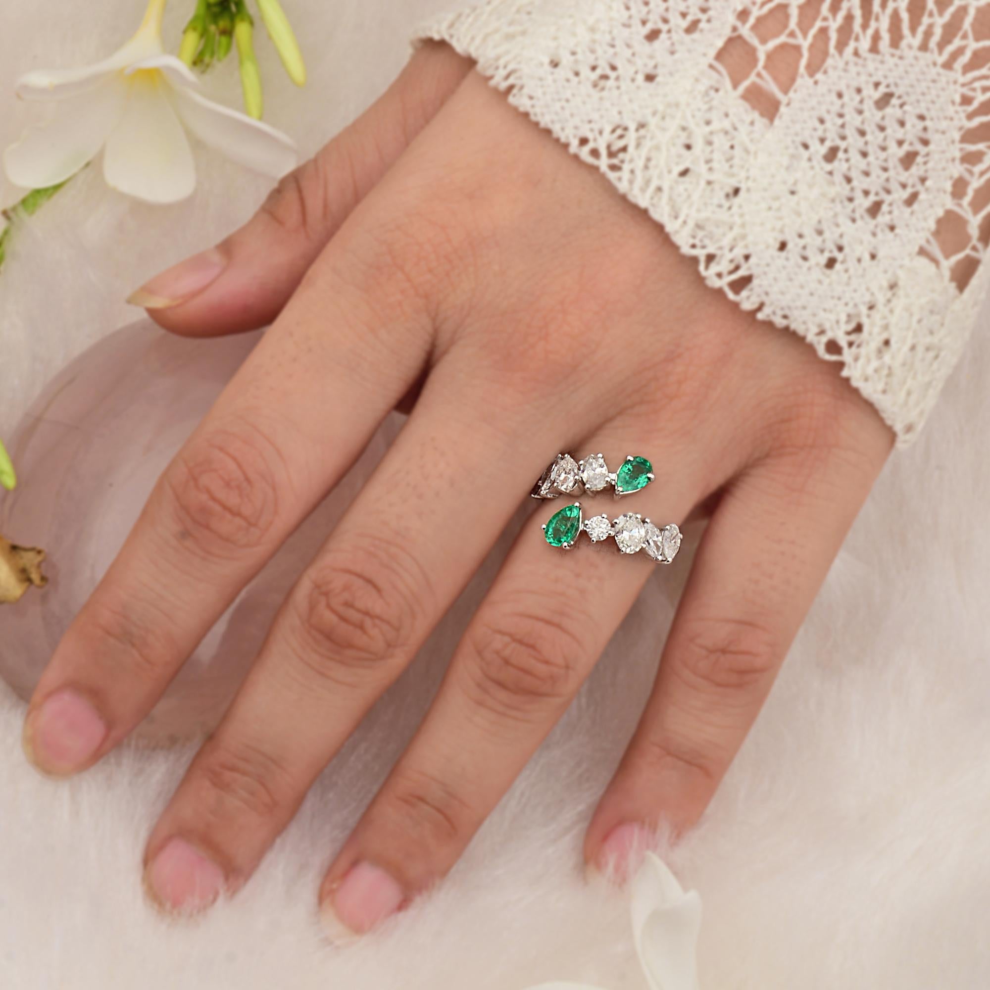 in vendita:  Anello a mano con diamante smeraldo e pera, realizzato in oro giallo massiccio 14 ct. 2