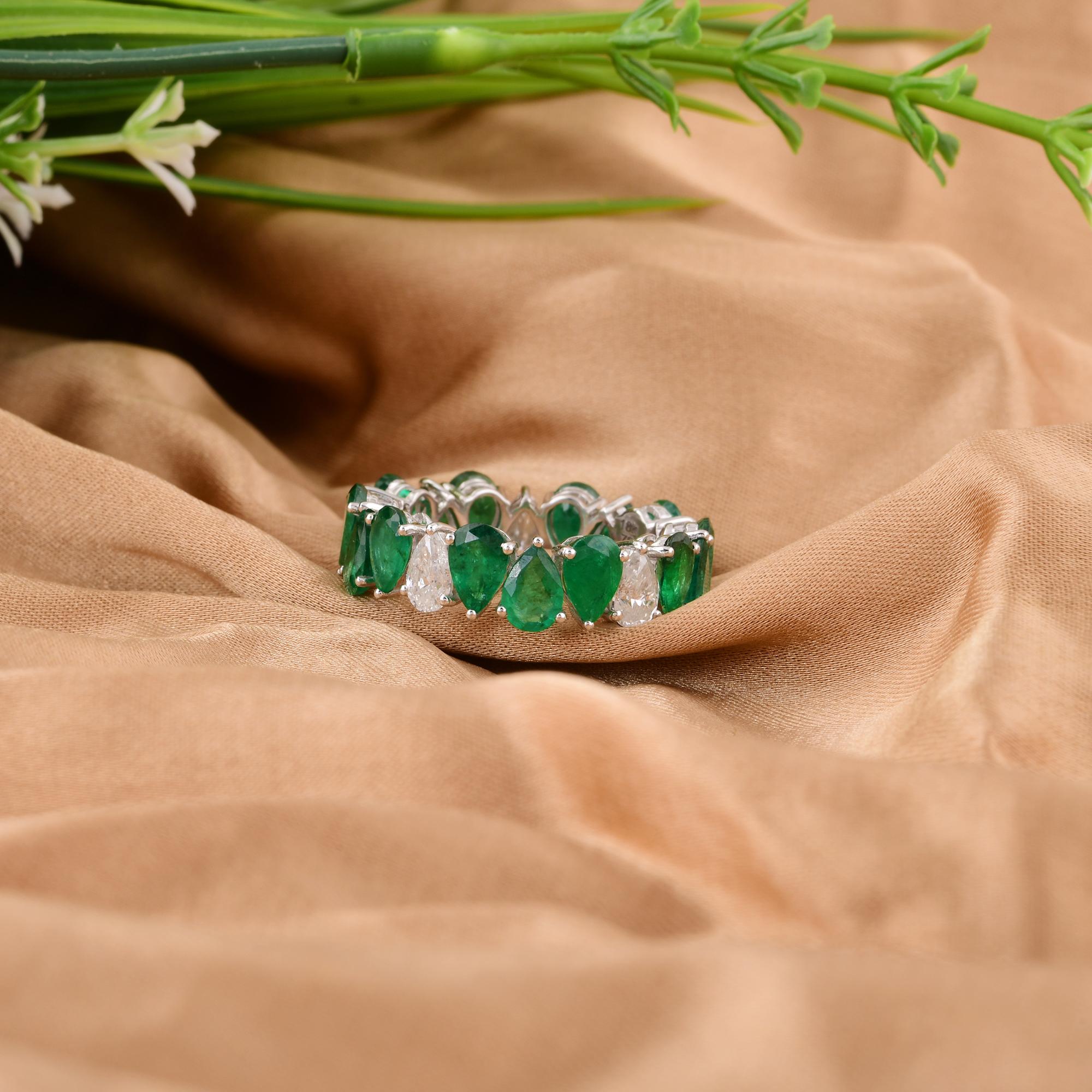 Pear Cut Pear Emerald Gemstone Band Ring Diamond 18 Karat White Gold Handmade Jewelry For Sale