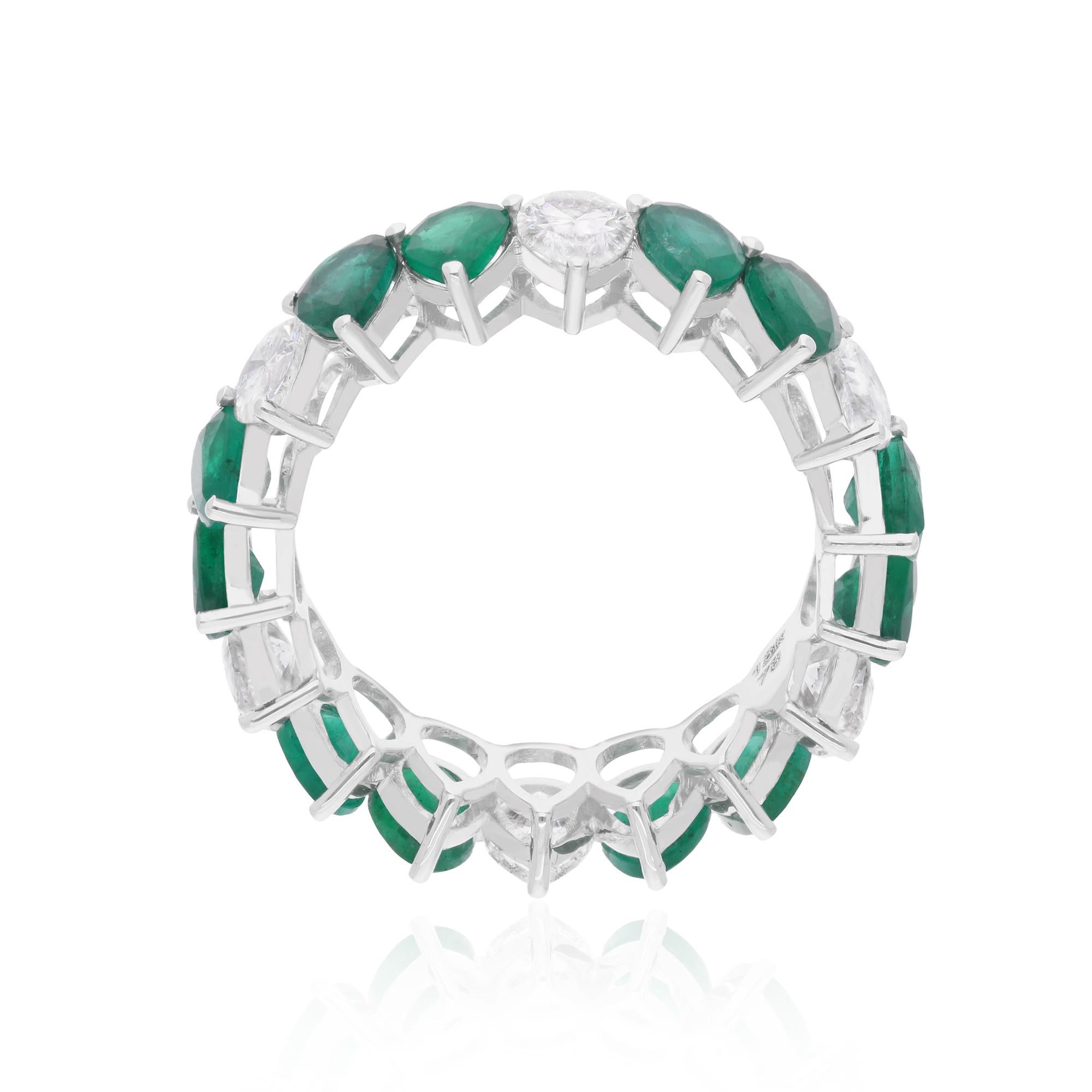 Pear Emerald Gemstone Band Ring Diamond 18 Karat White Gold Handmade Jewelry For Sale 1