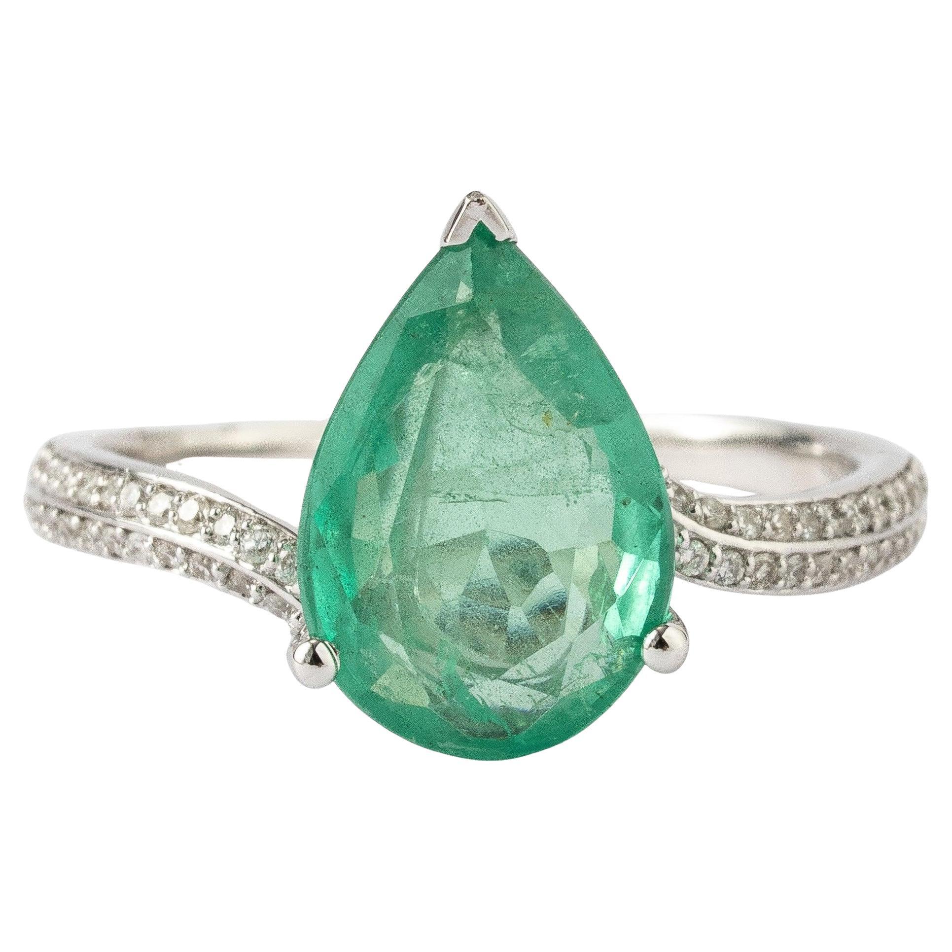 Bague en or massif 14k avec émeraude en forme de poire et diamant naturel (certifié) en vente