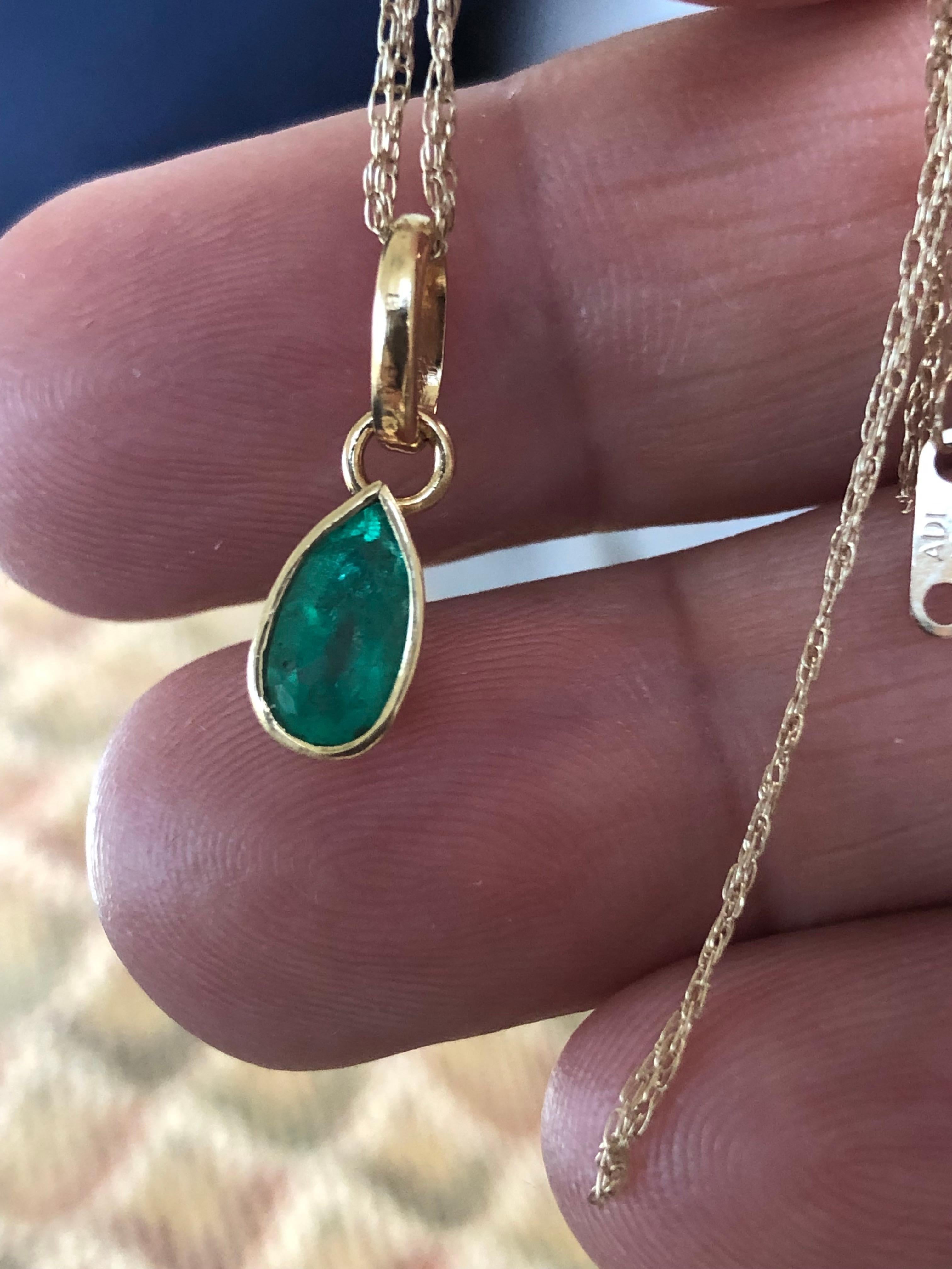 Pear Emerald Pendant Charm 18 Karat Yellow Gold For Sale 5