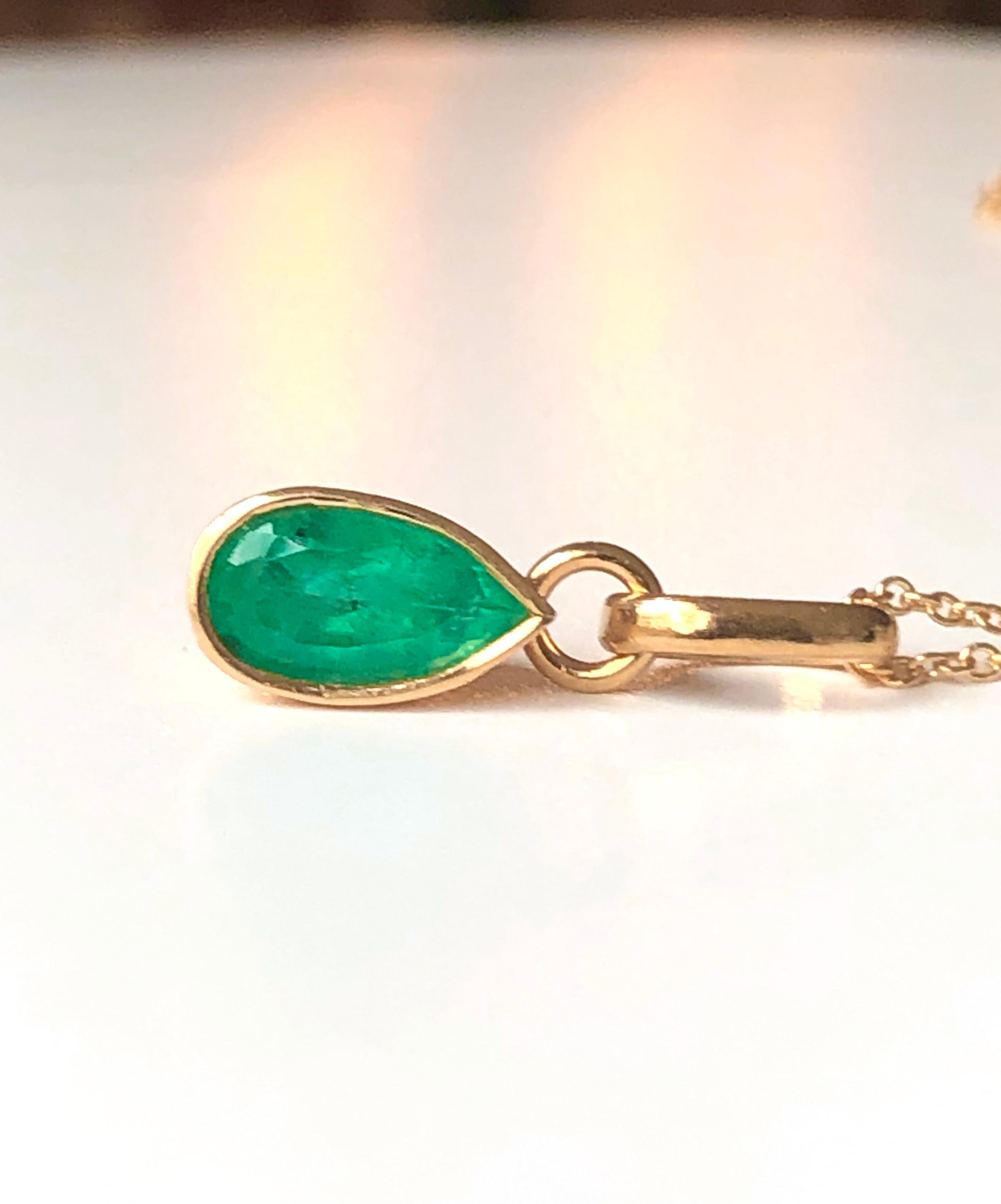 Pear Emerald Pendant Charm 18 Karat Yellow Gold For Sale 2
