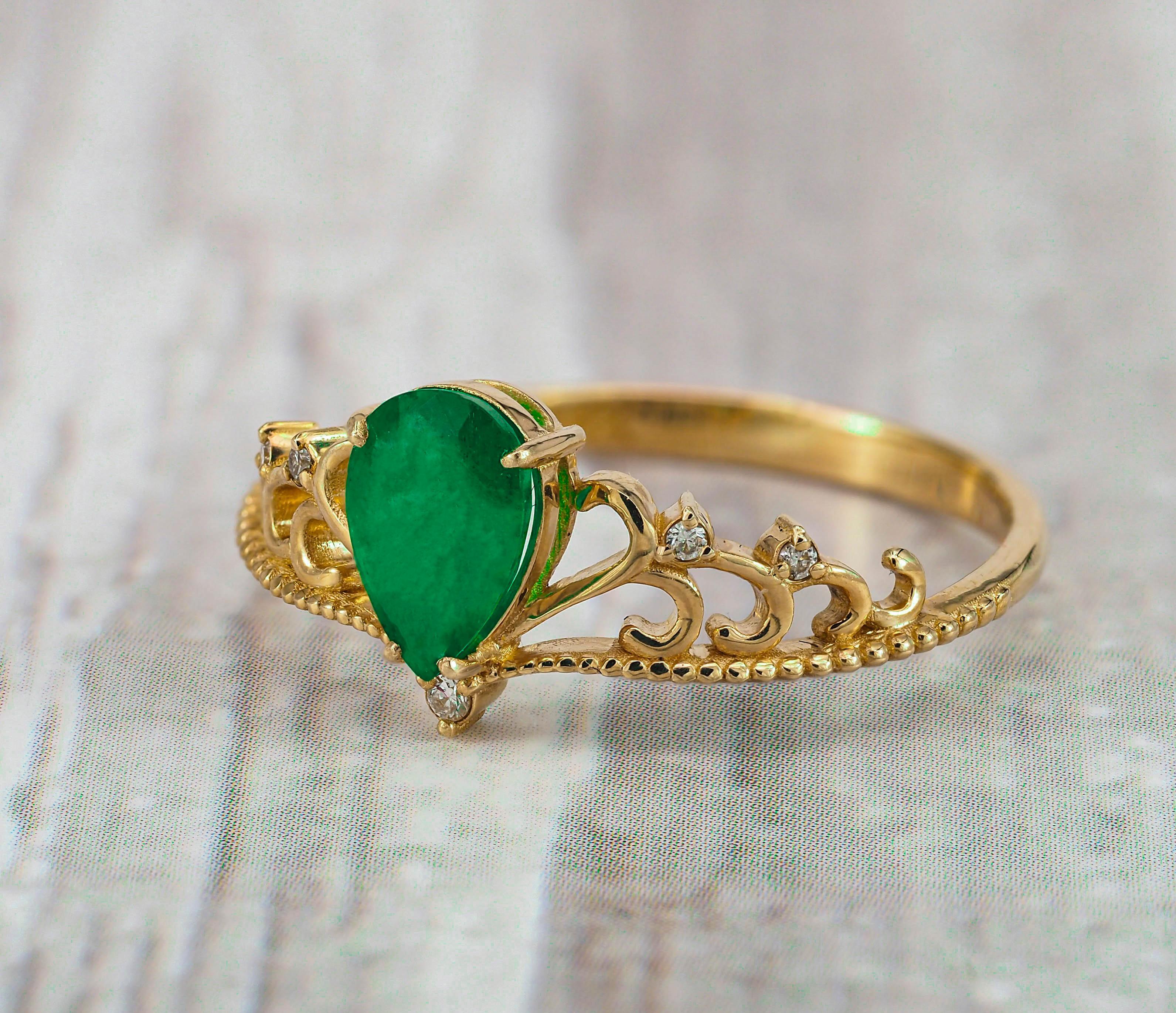 Pear emerald ring.  For Sale 2