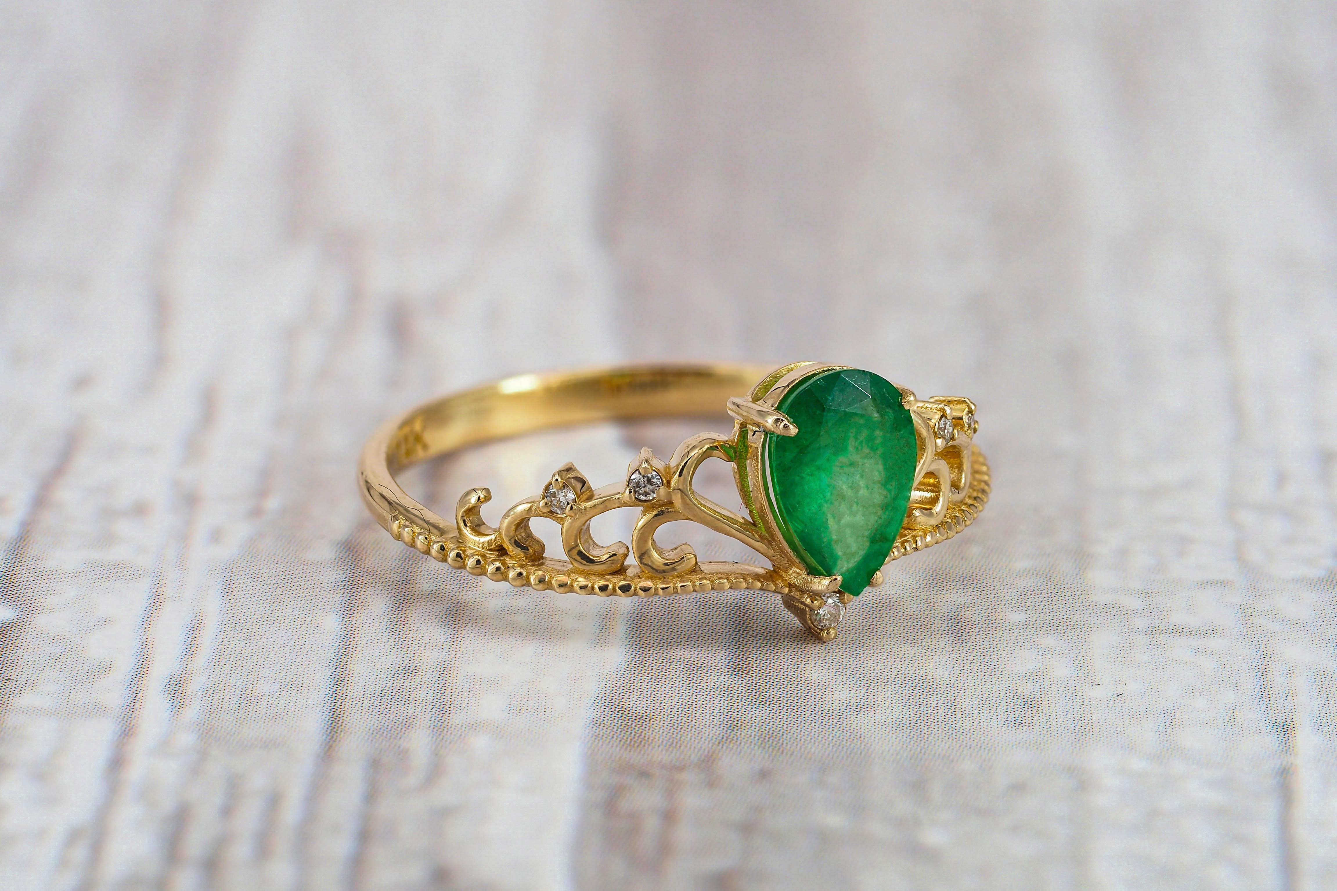 Pear emerald ring.  For Sale 3