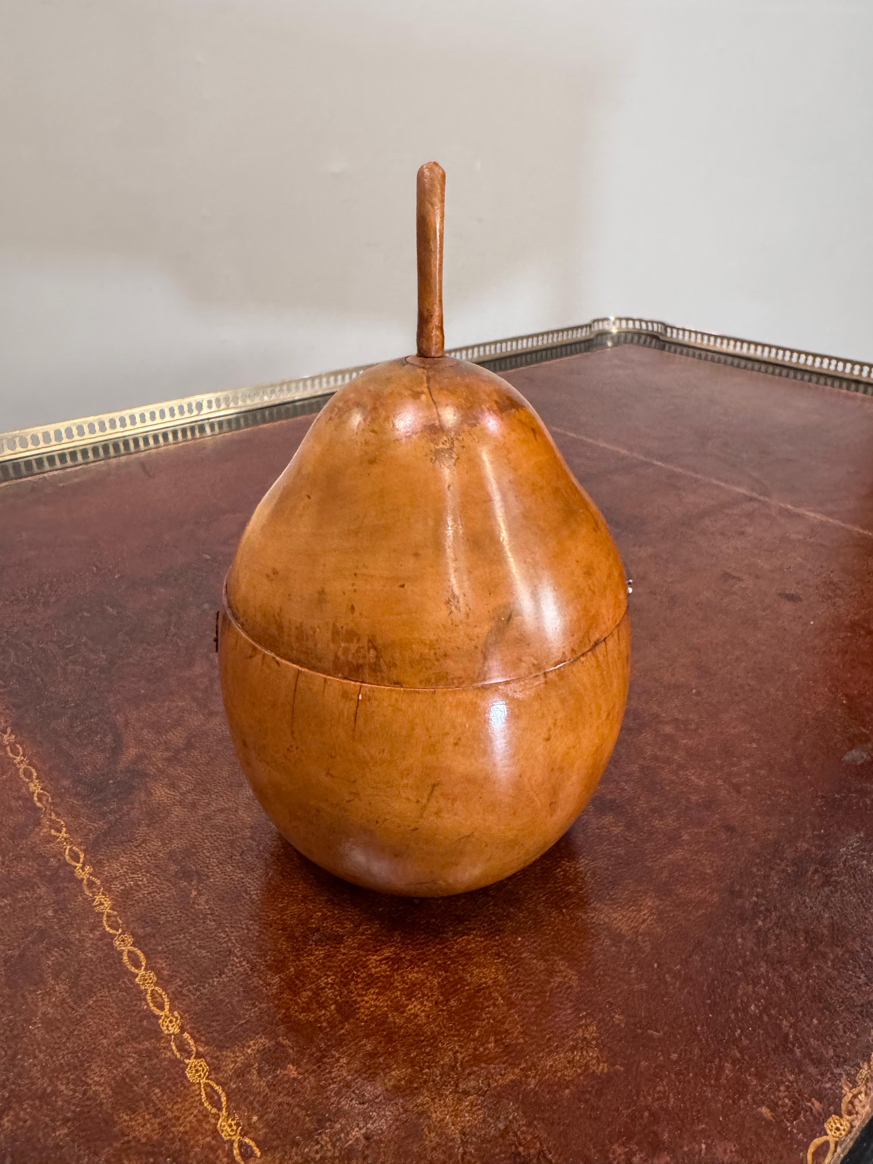Pear form Tea Caddy In Good Condition For Sale In Huntington, NY