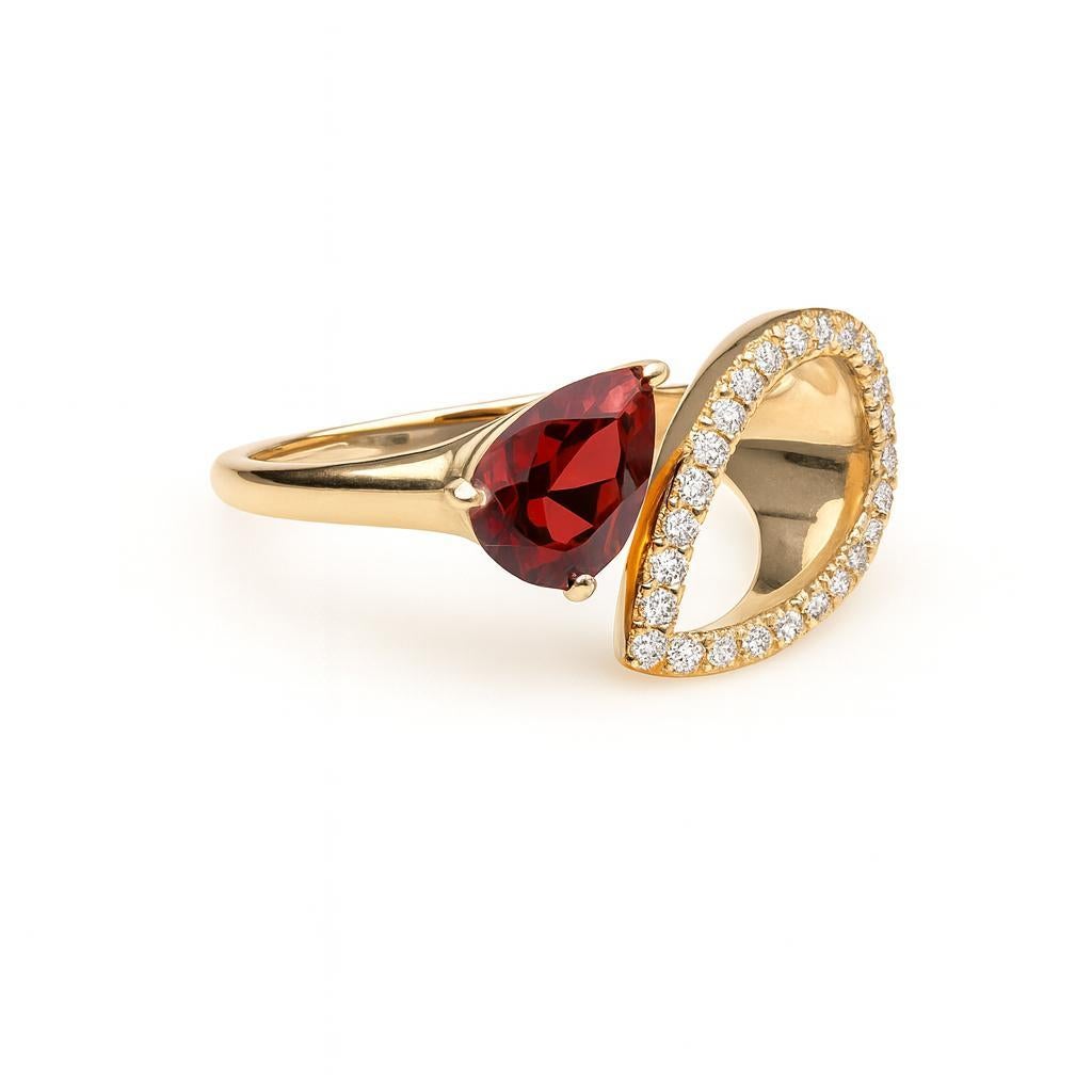 in vendita:  Anello aperto in oro 14k con granato a pera 2